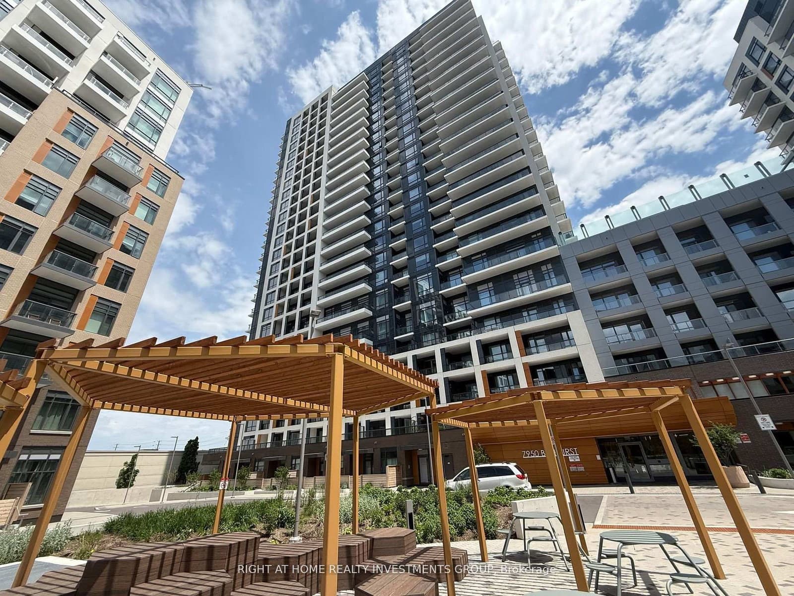 427 - 7950 Bathurst Street, Vaughan, ON
