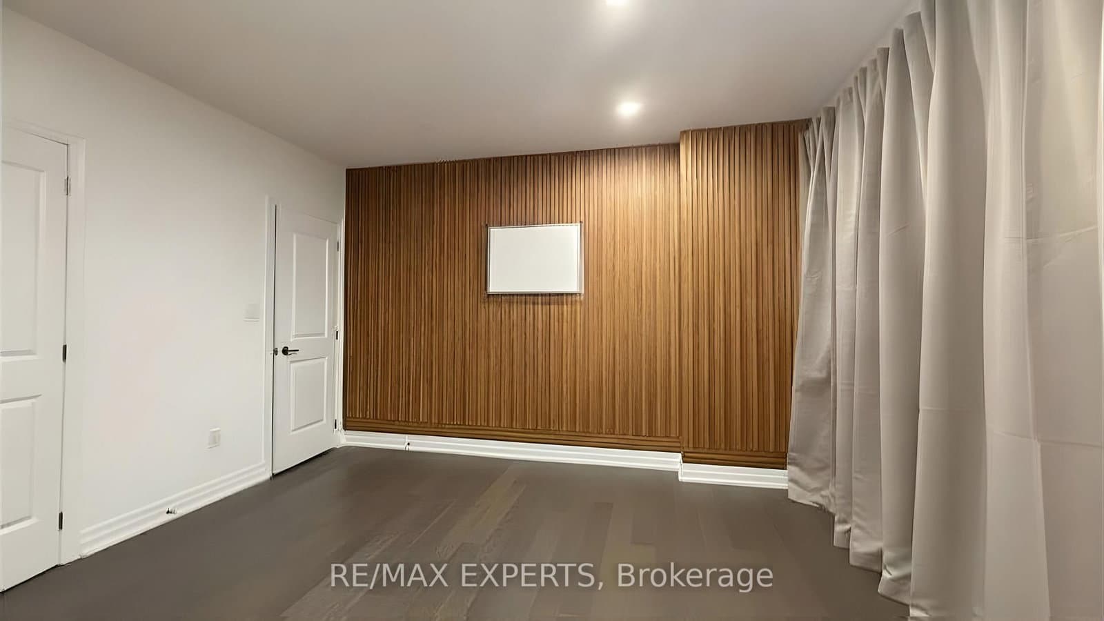 1 - 2285 Major Mackenzie Drive, Vaughan, ON — photo 2