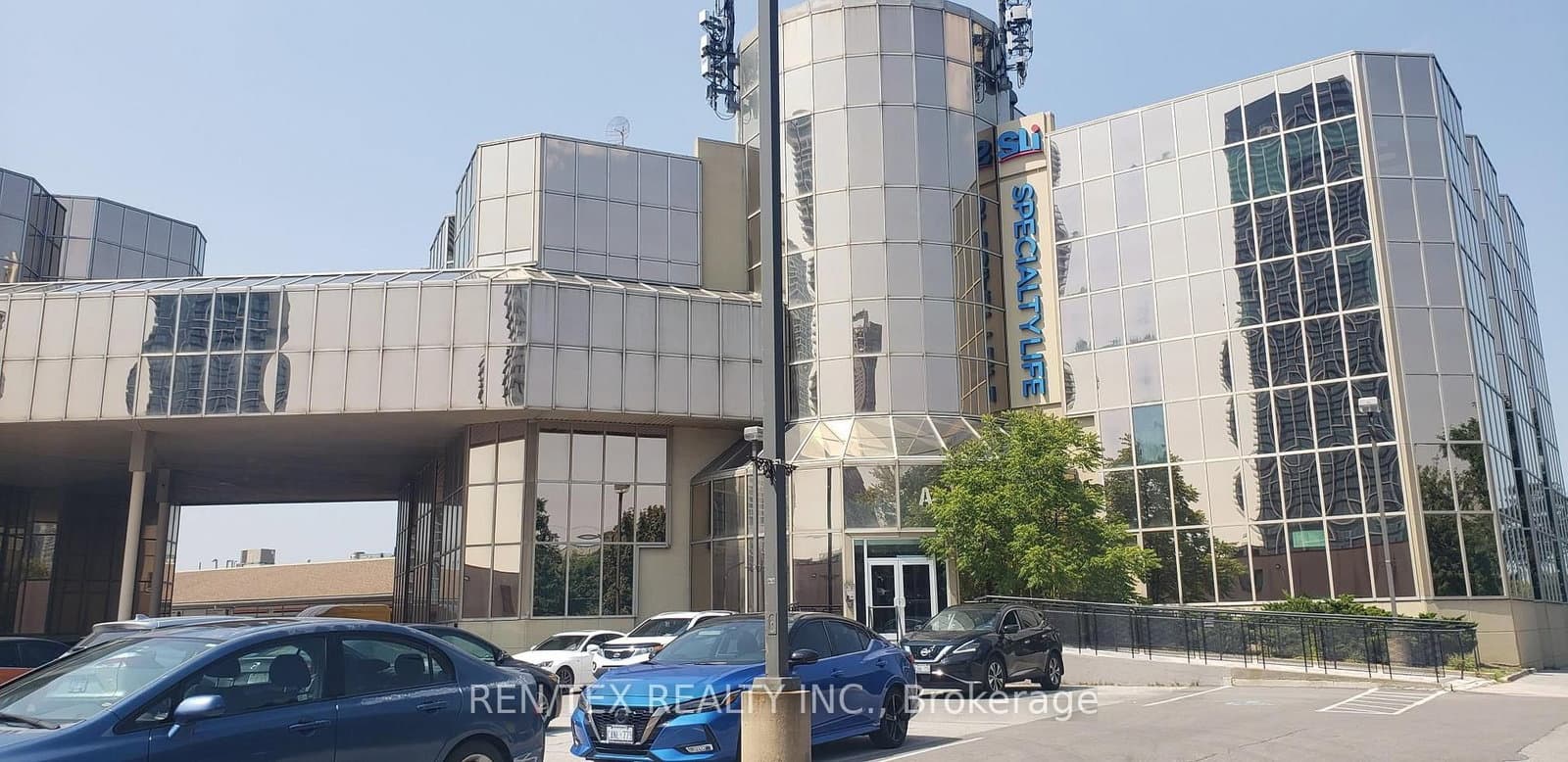 A402 - 8000 Jane Street, Vaughan, ON — photo 2