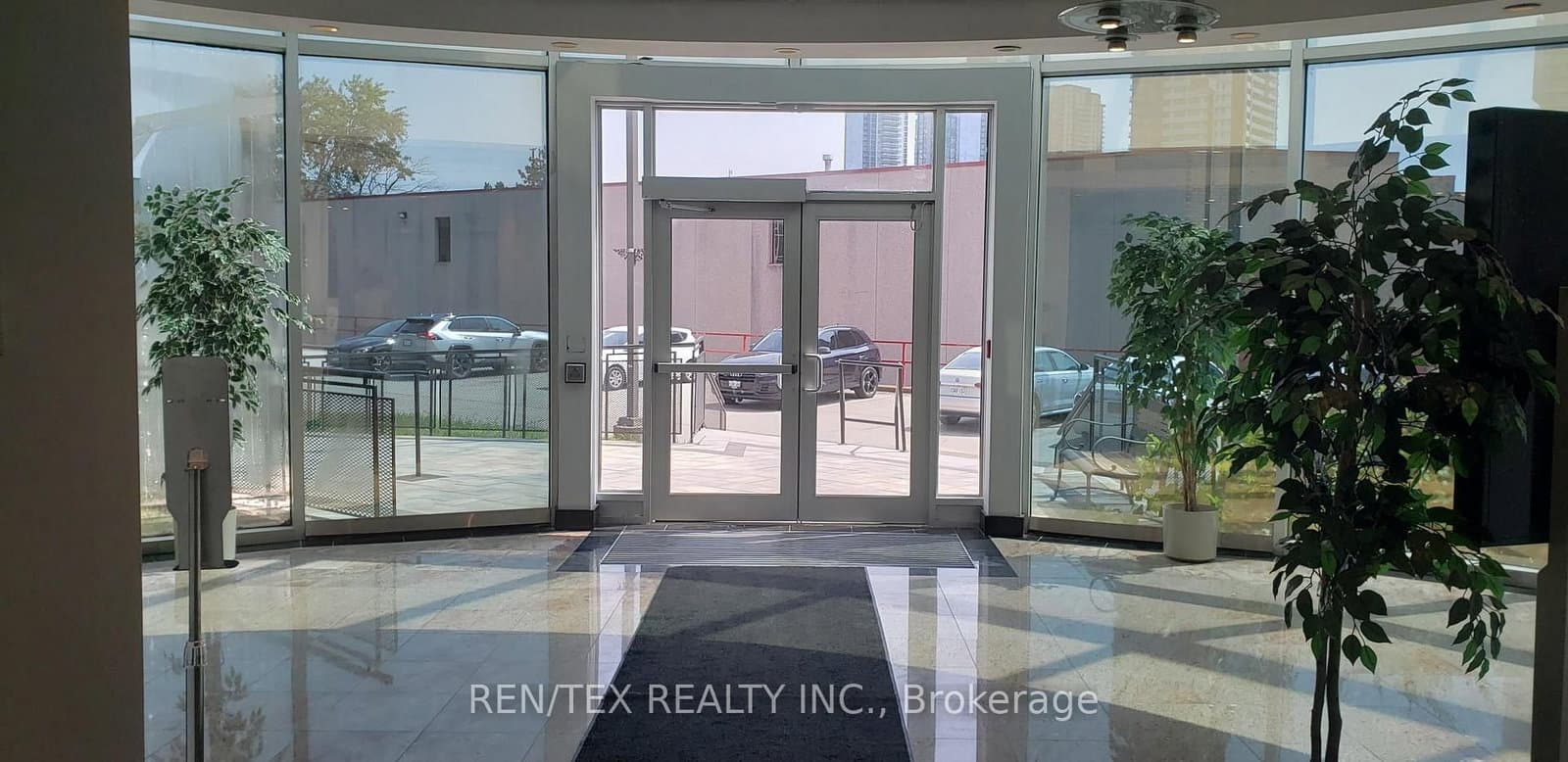 A402 - 8000 Jane Street, Vaughan, ON — photo 3