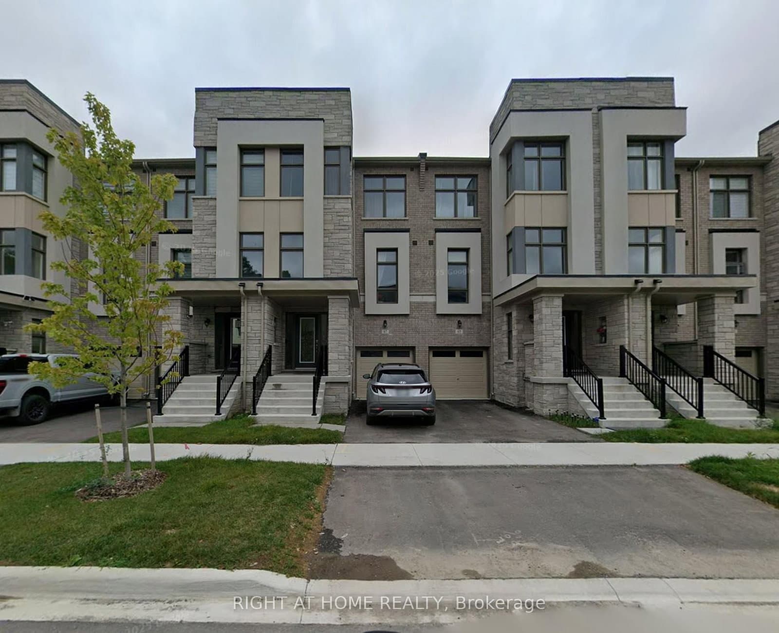 67 Puisaya Drive, Richmond Hill, ON