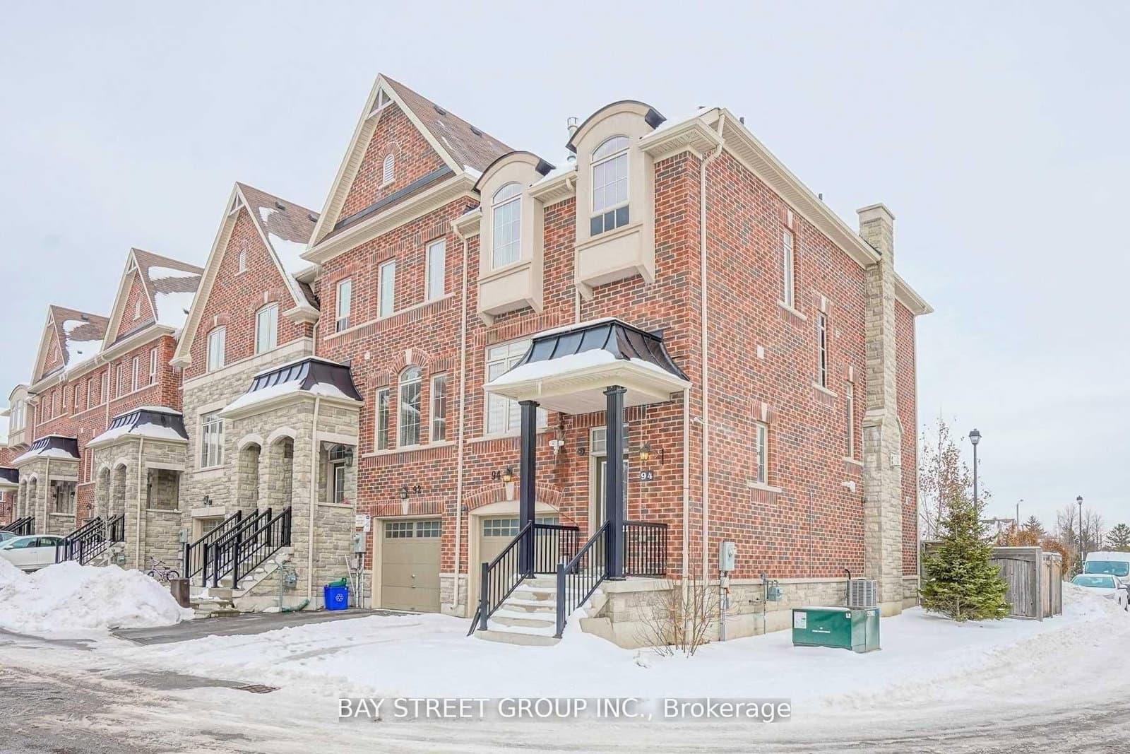 94 Mack Clement Lane, Richmond Hill, ON — photo 3