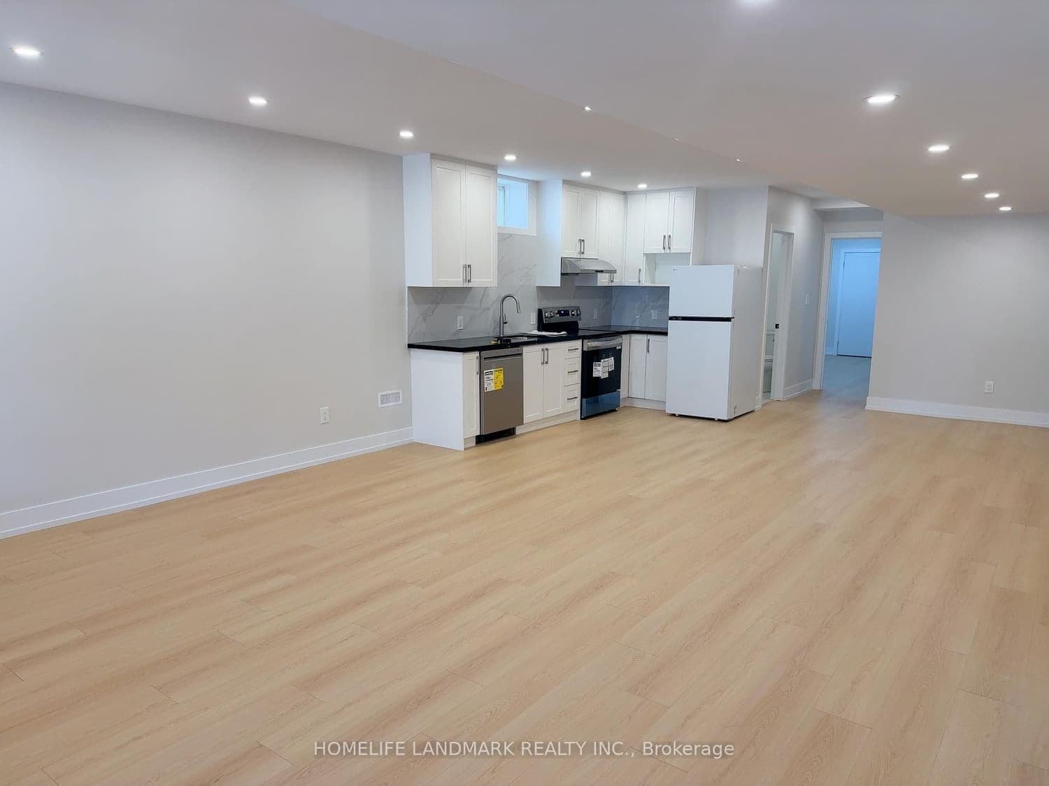 Basement 32 Allison Ann Way, Vaughan, ON — photo 3
