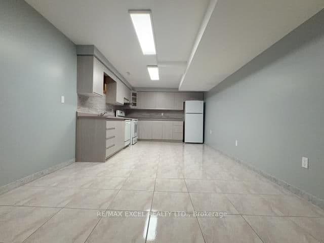 25 Smithy Street, Markham, ON — photo 2