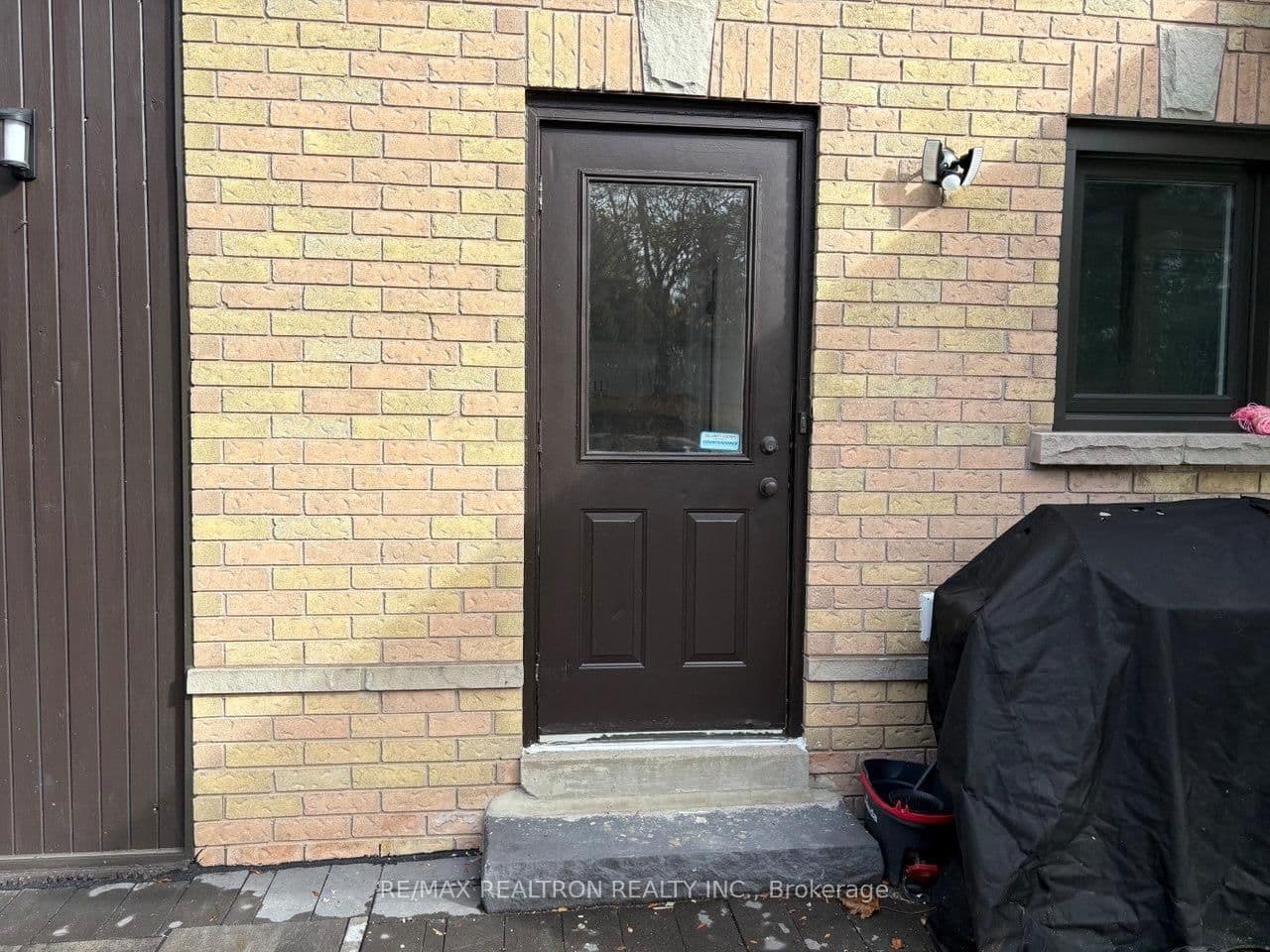 Unit One - 206 Corner Ridge Road, Aurora, ON — photo 3