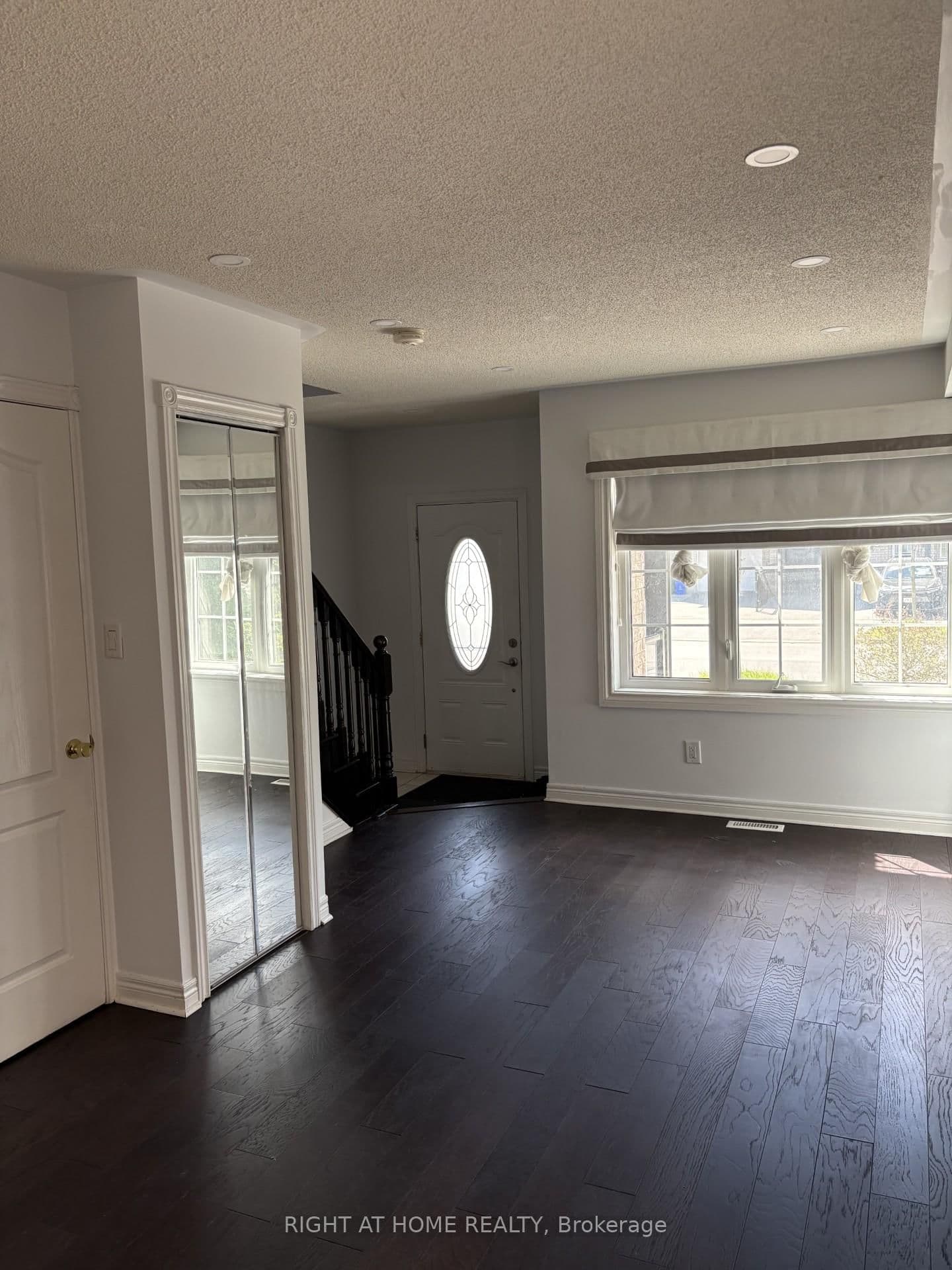 48 Grand Valley Boulevard, Vaughan, ON — photo 2