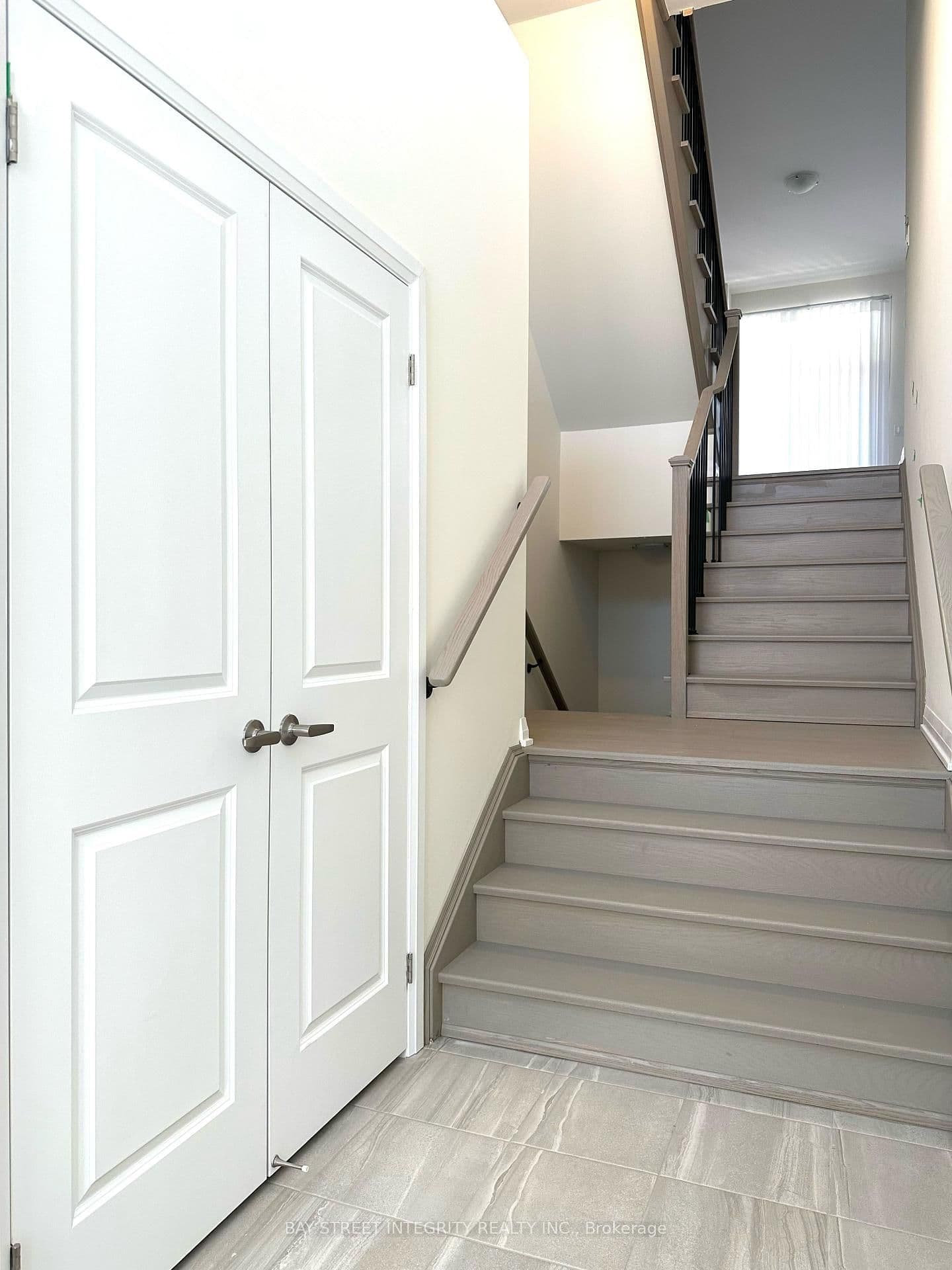 82 Millman Lane, Richmond Hill, ON — photo 2