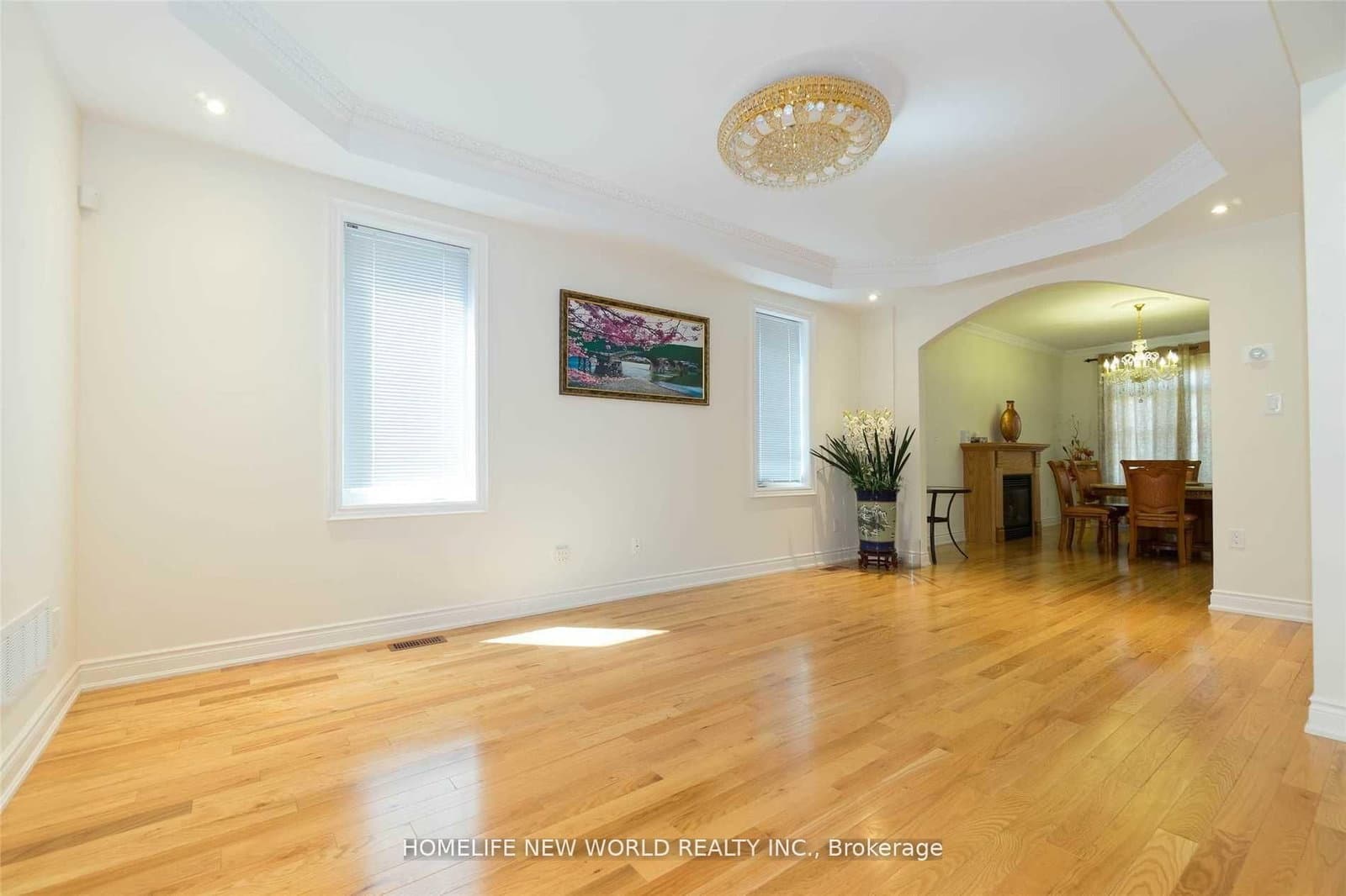 18 Danpatrick Drive, Richmond Hill, ON — photo 2