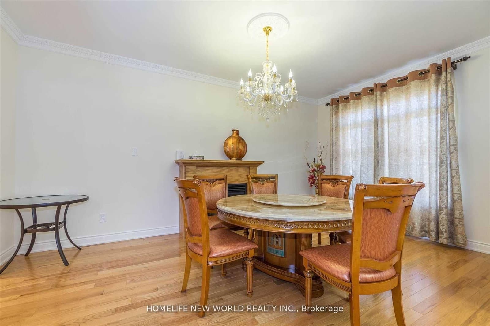 18 Danpatrick Drive, Richmond Hill, ON — photo 3