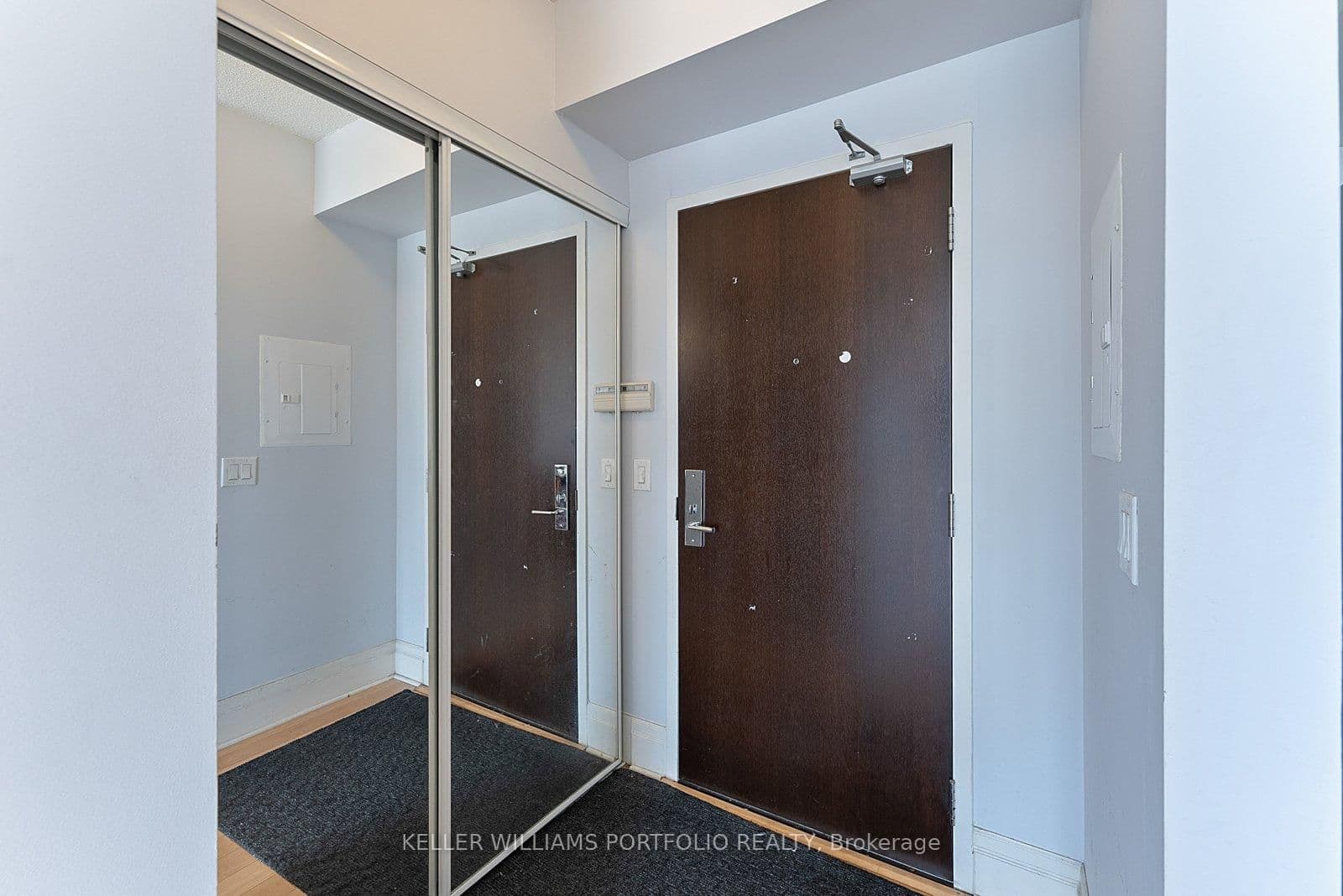607 - 39 Upper Duke Crescent, Markham, ON — photo 3