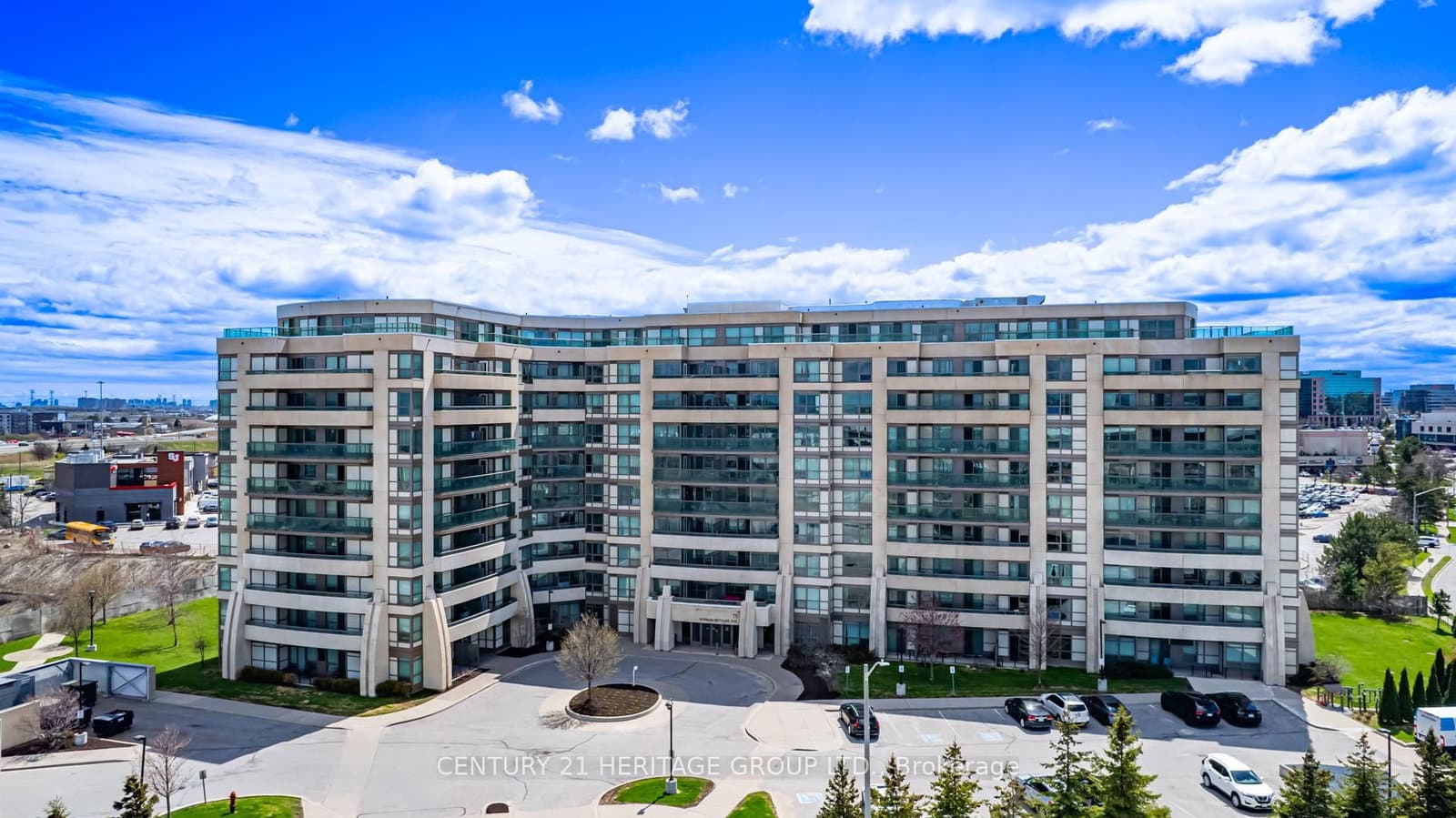 909 - 75 Norman Bethune Avenue, Richmond Hill, ON