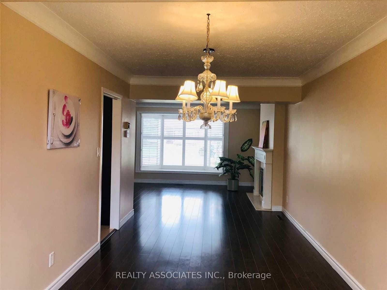 32 Almond Avenue, Markham, ON — photo 3