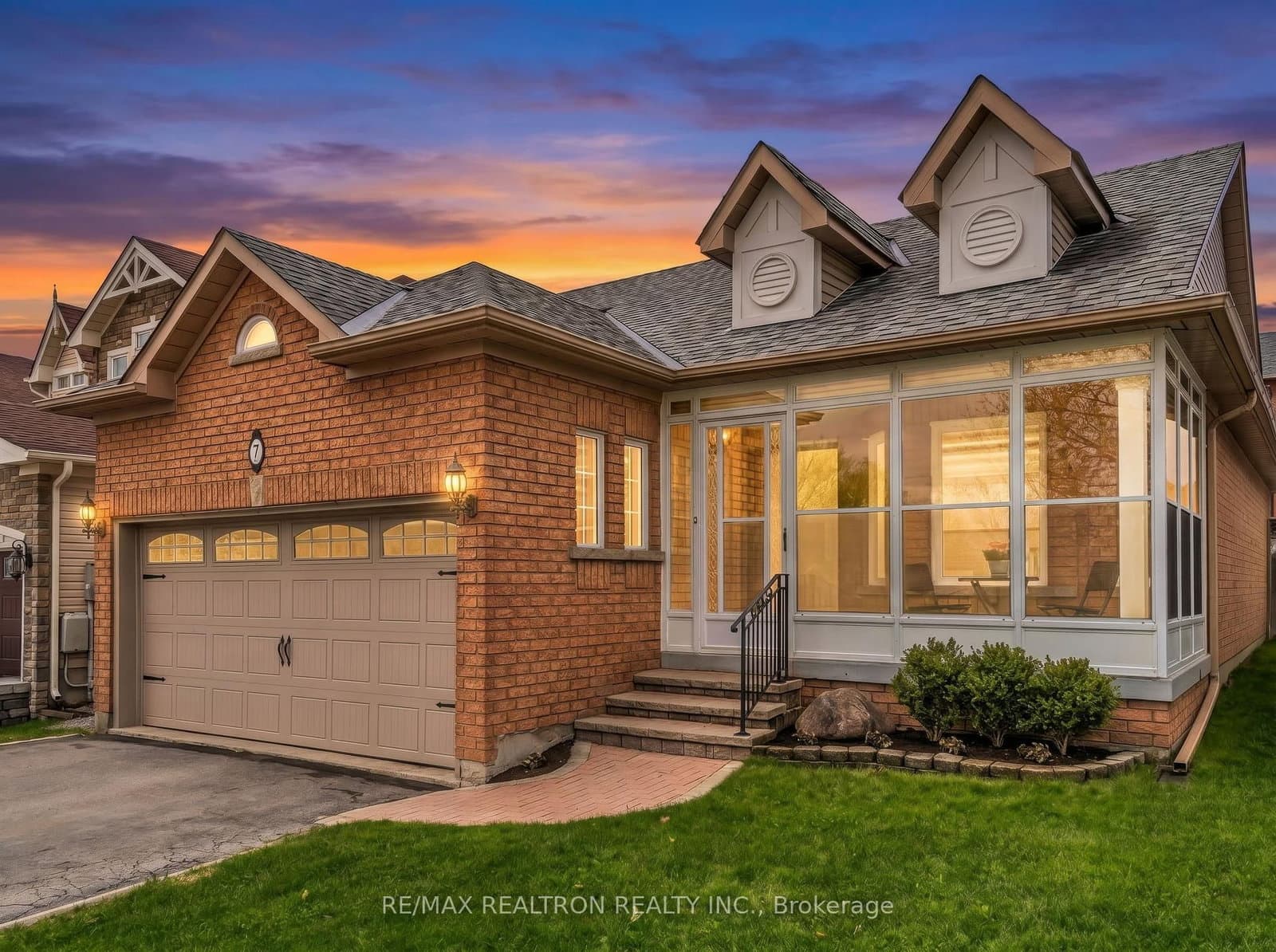 7 Thornlodge Drive, Georgina, ON