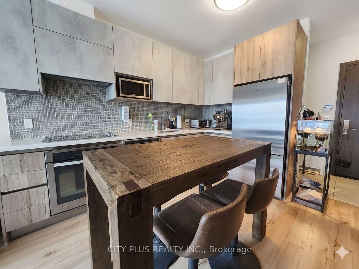 515 - 25 Water Walk Drive, Markham, ON — photo 3