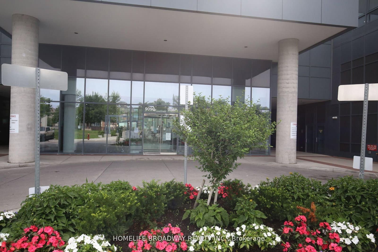 1606B - 9090 Yonge Street, Richmond Hill, ON