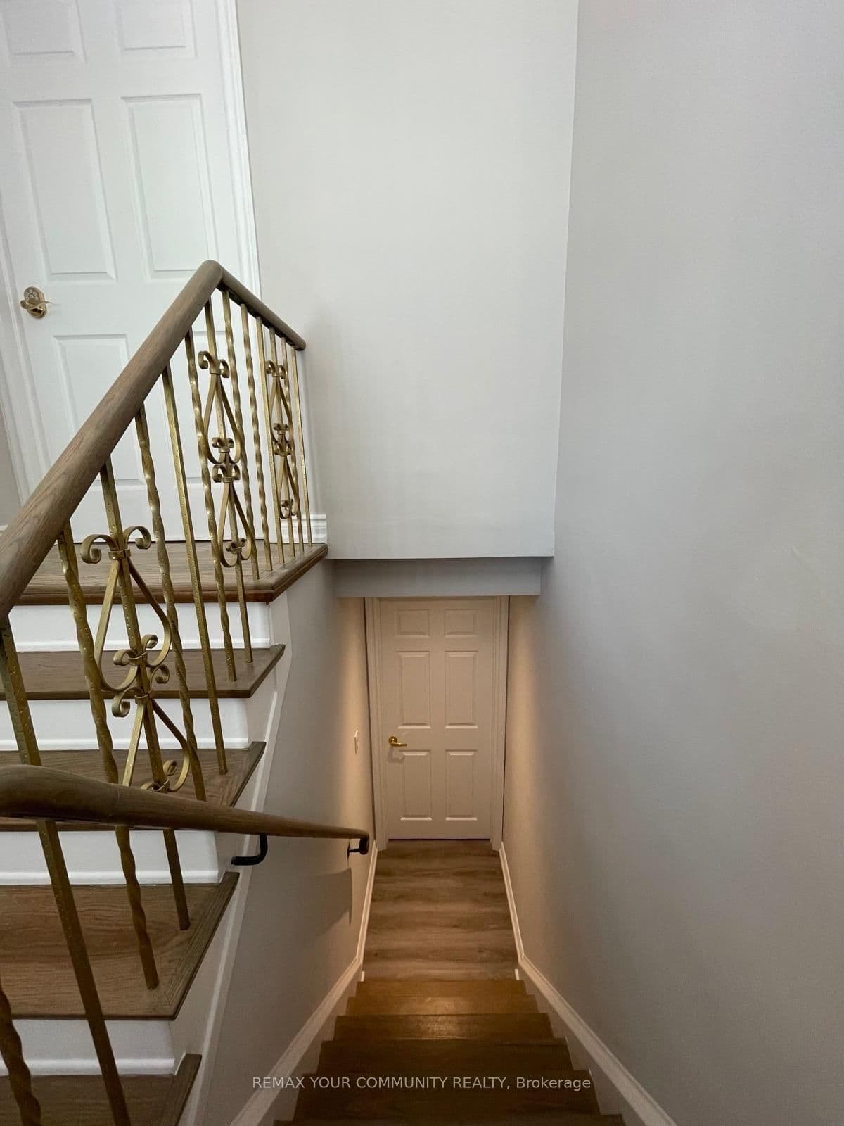42 Aurora Heights Drive, Aurora, ON — photo 2