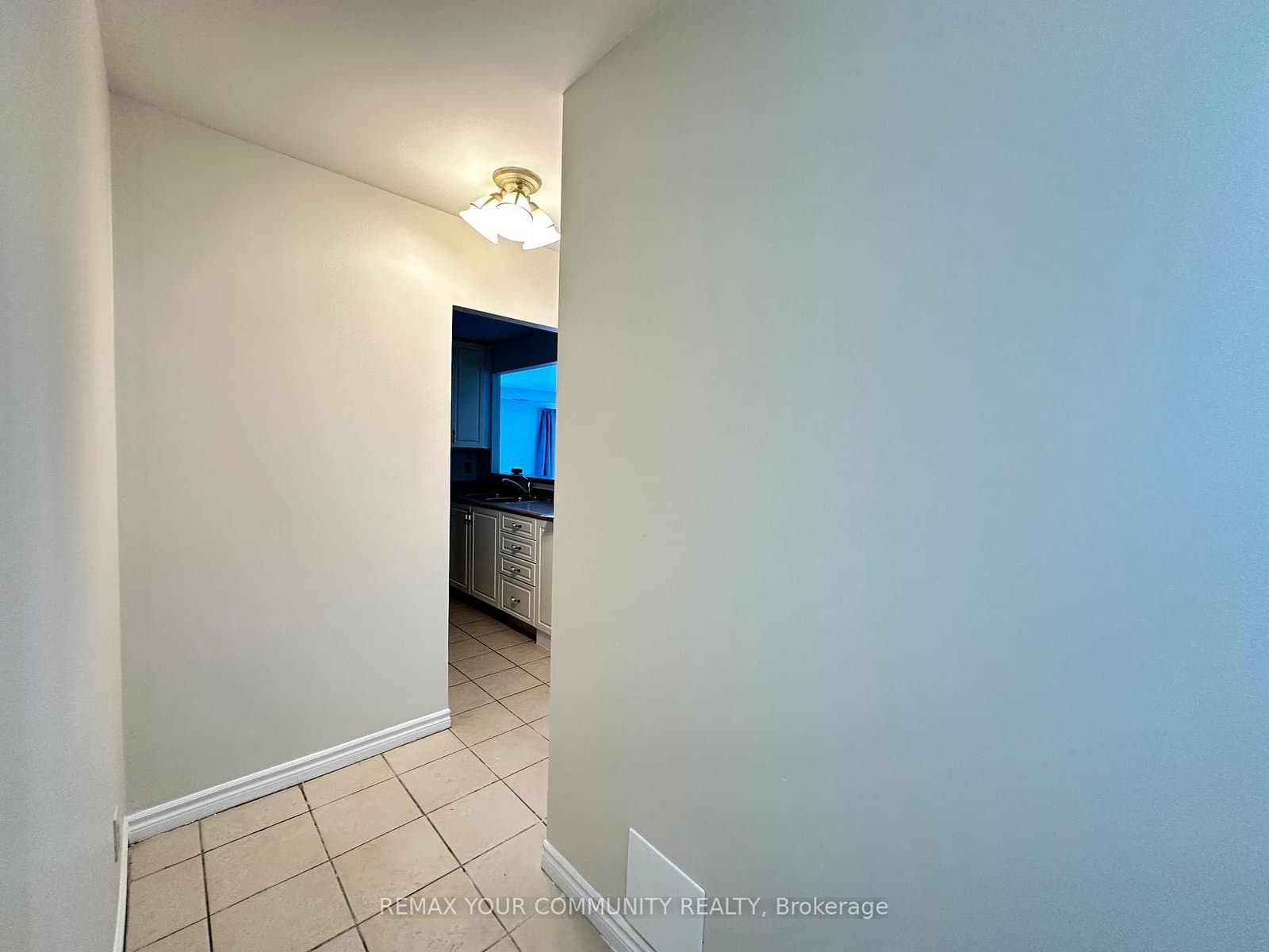 201 - 15207 Yonge Street, Aurora, ON — photo 3