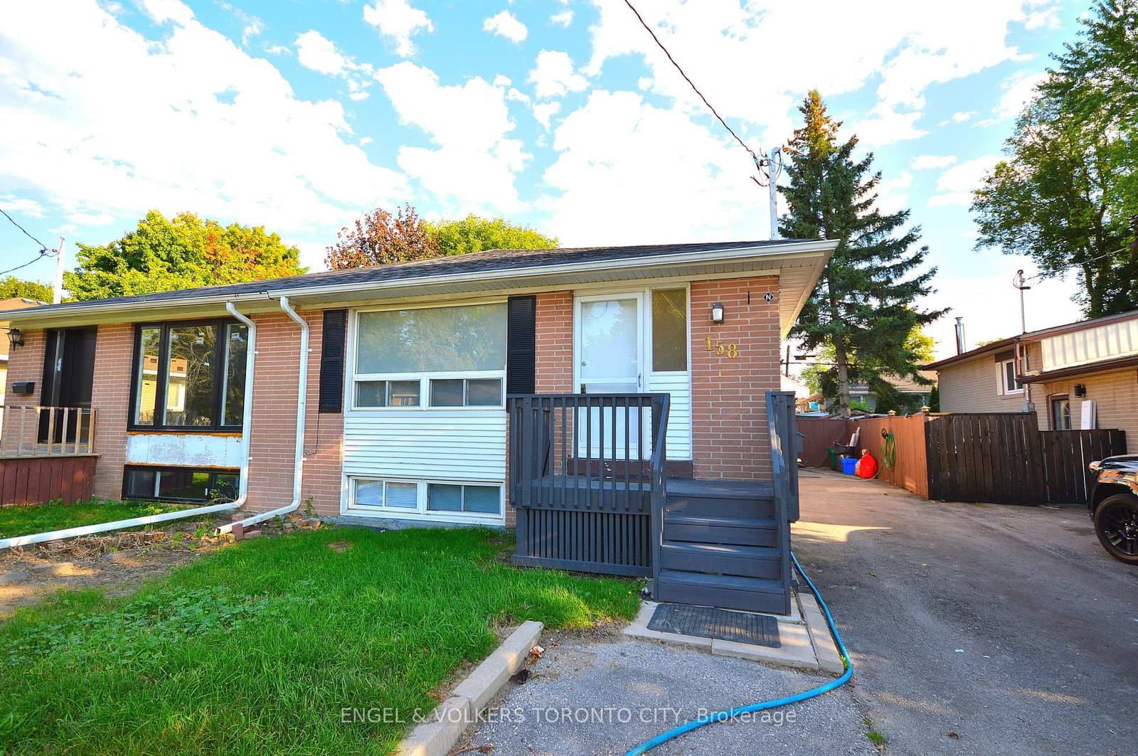 UPPER - 158 Cherrywood Drive, Newmarket, ON