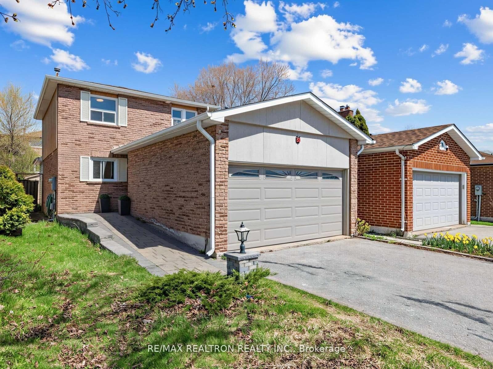 38 Gray Crescent, Richmond Hill, ON