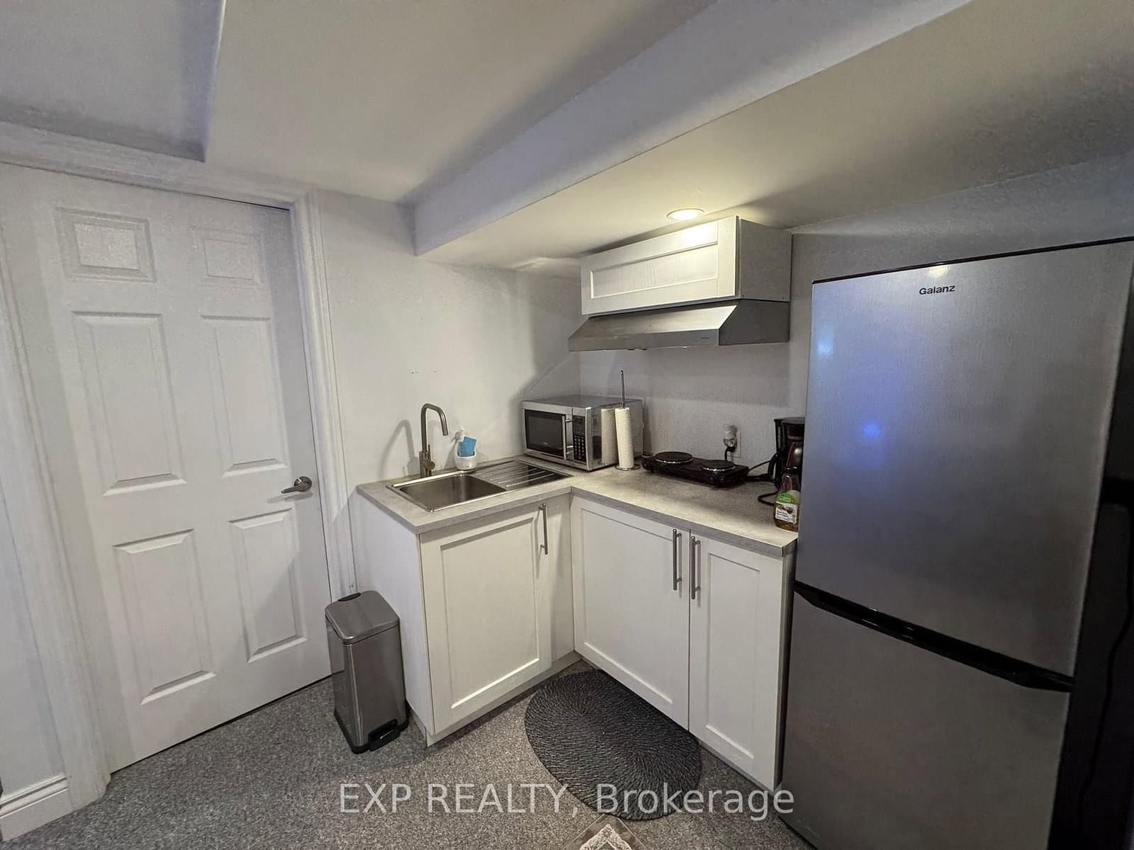 16 Haida Drive, Aurora, ON — photo 3