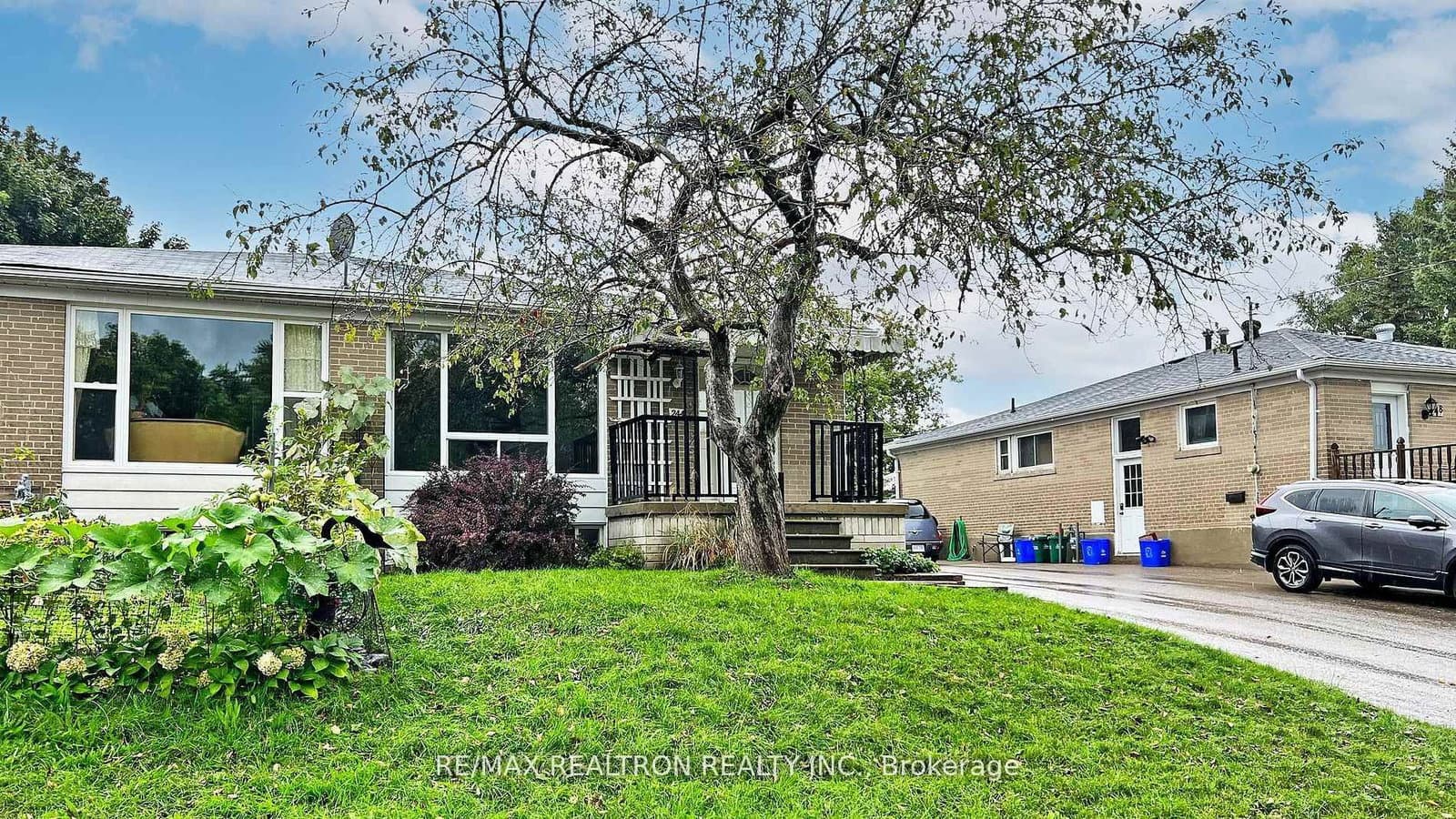 Main - 244 Browndale Crescent, Richmond Hill, ON — photo 2