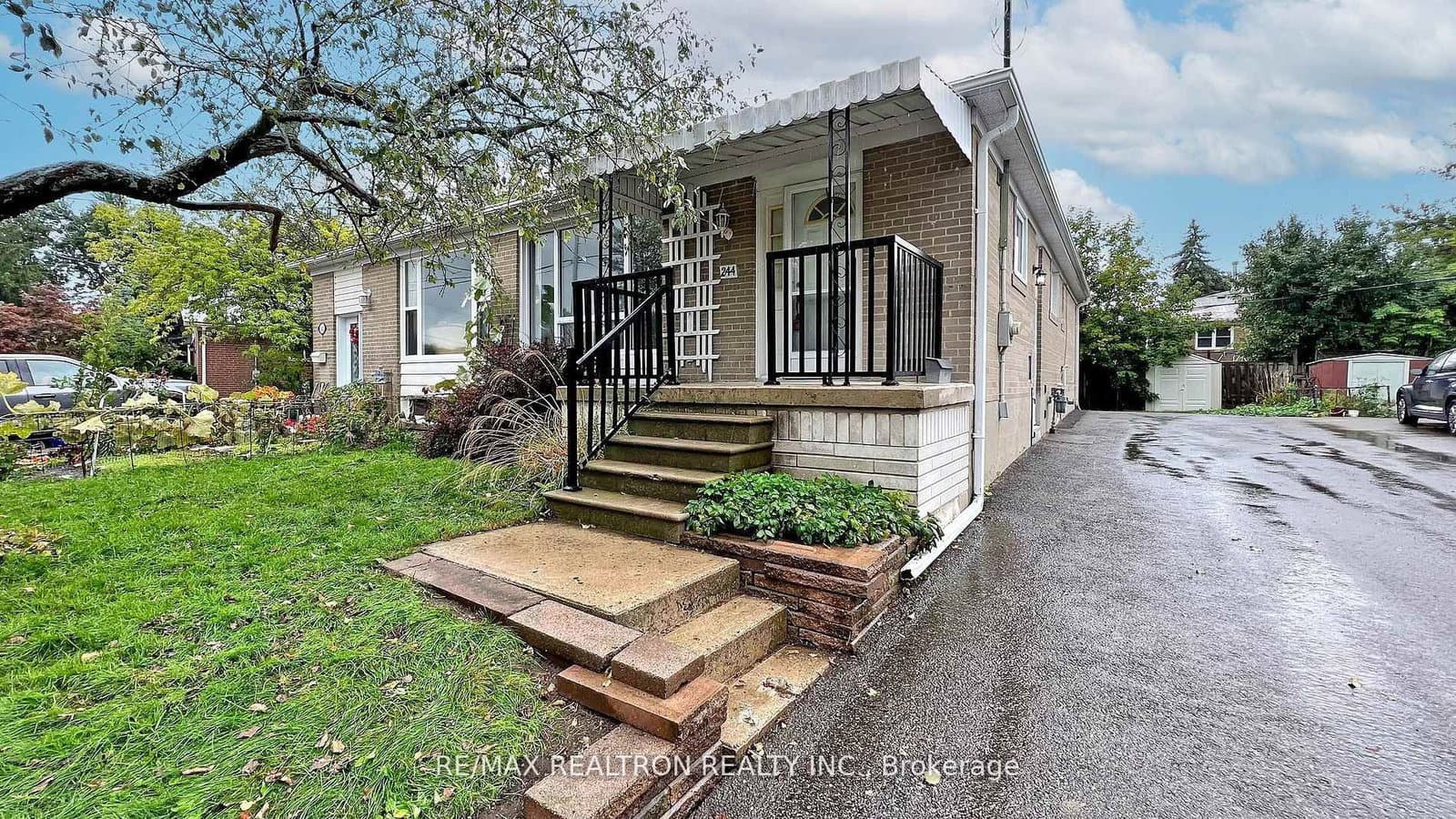 Main - 244 Browndale Crescent, Richmond Hill, ON — photo 3