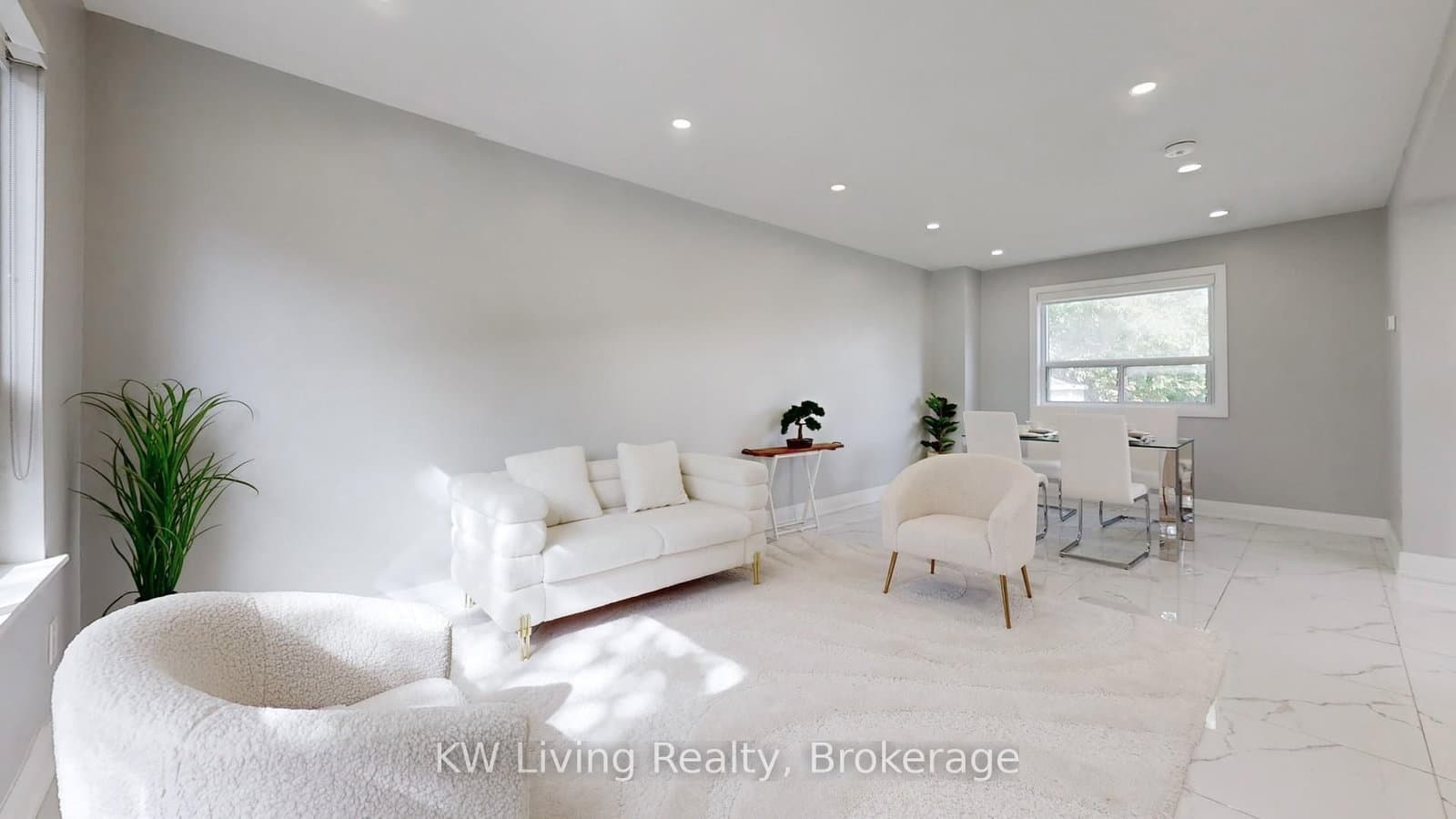 Main - 251 Mcconvey Drive, Richmond Hill, ON — photo 2