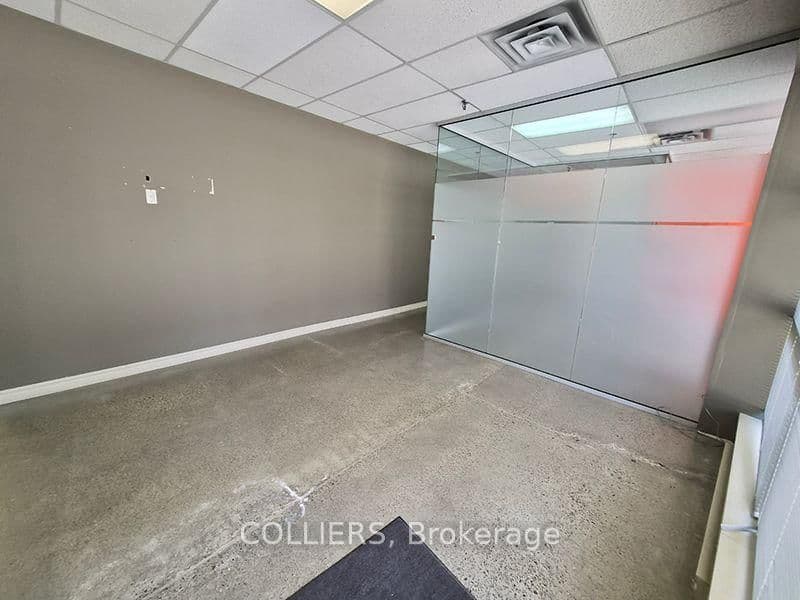 1-2 - 121 Granton Drive, Richmond Hill, ON — photo 2