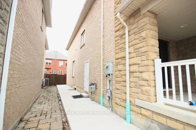 Bsmt - 150 Valley Vista Drive, Vaughan, ON