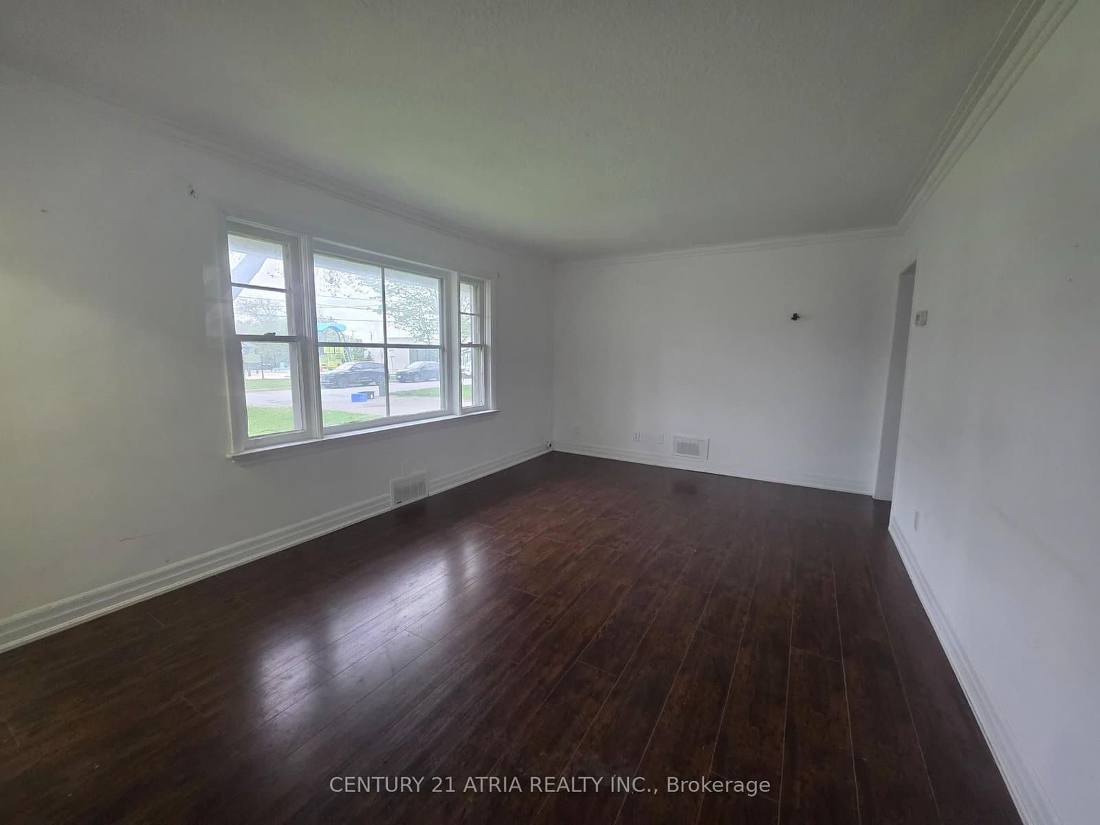 Main - 18 Grandview Avenue, Markham, ON — photo 2
