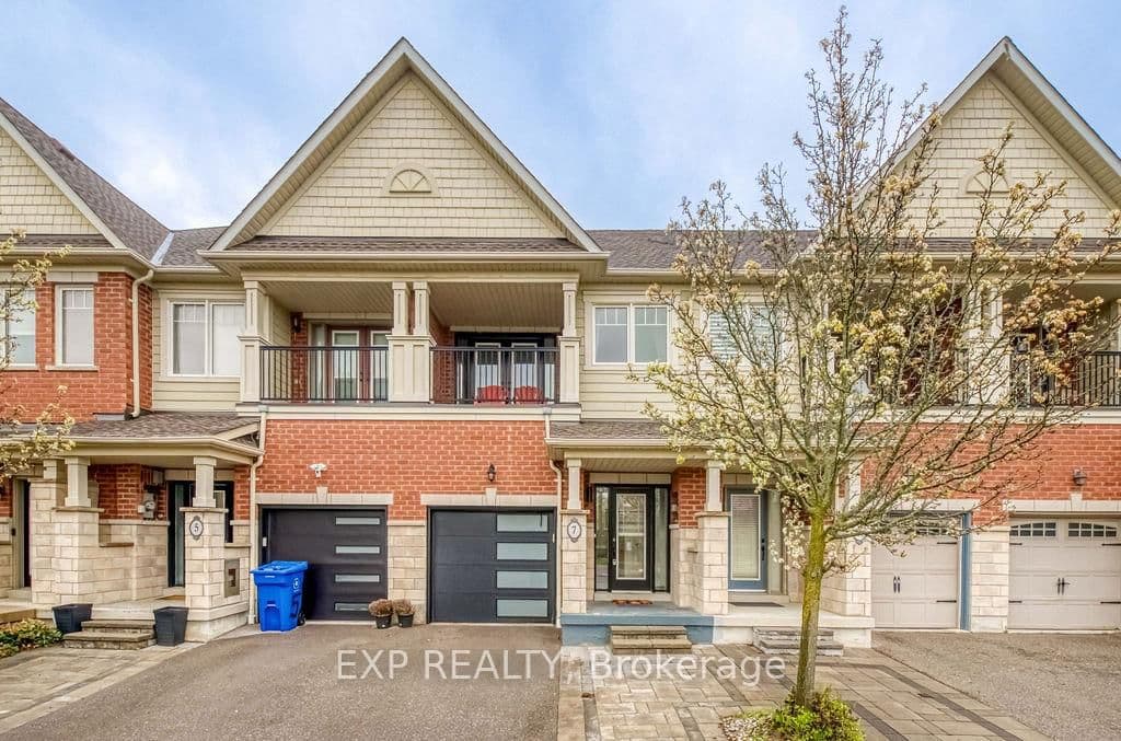7 Northwest Passage, Whitchurch-Stouffville, ON — photo 2