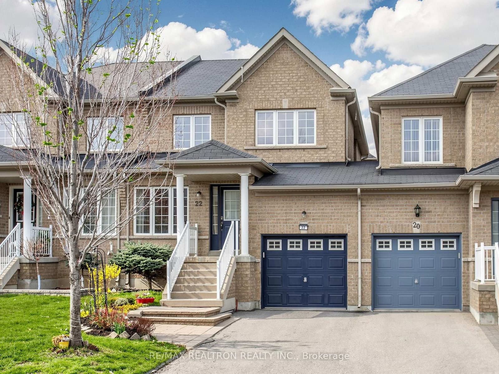 22 Westcliffe Crescent, Richmond Hill, ON