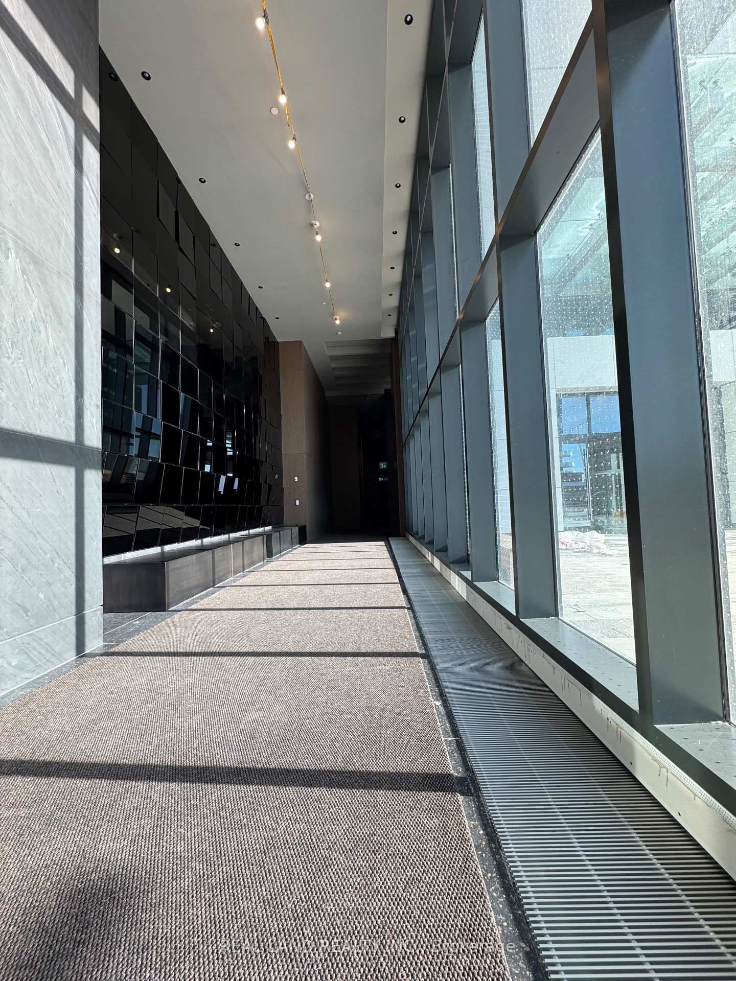 3603 - 8 Interchange Way, Vaughan, ON — photo 3
