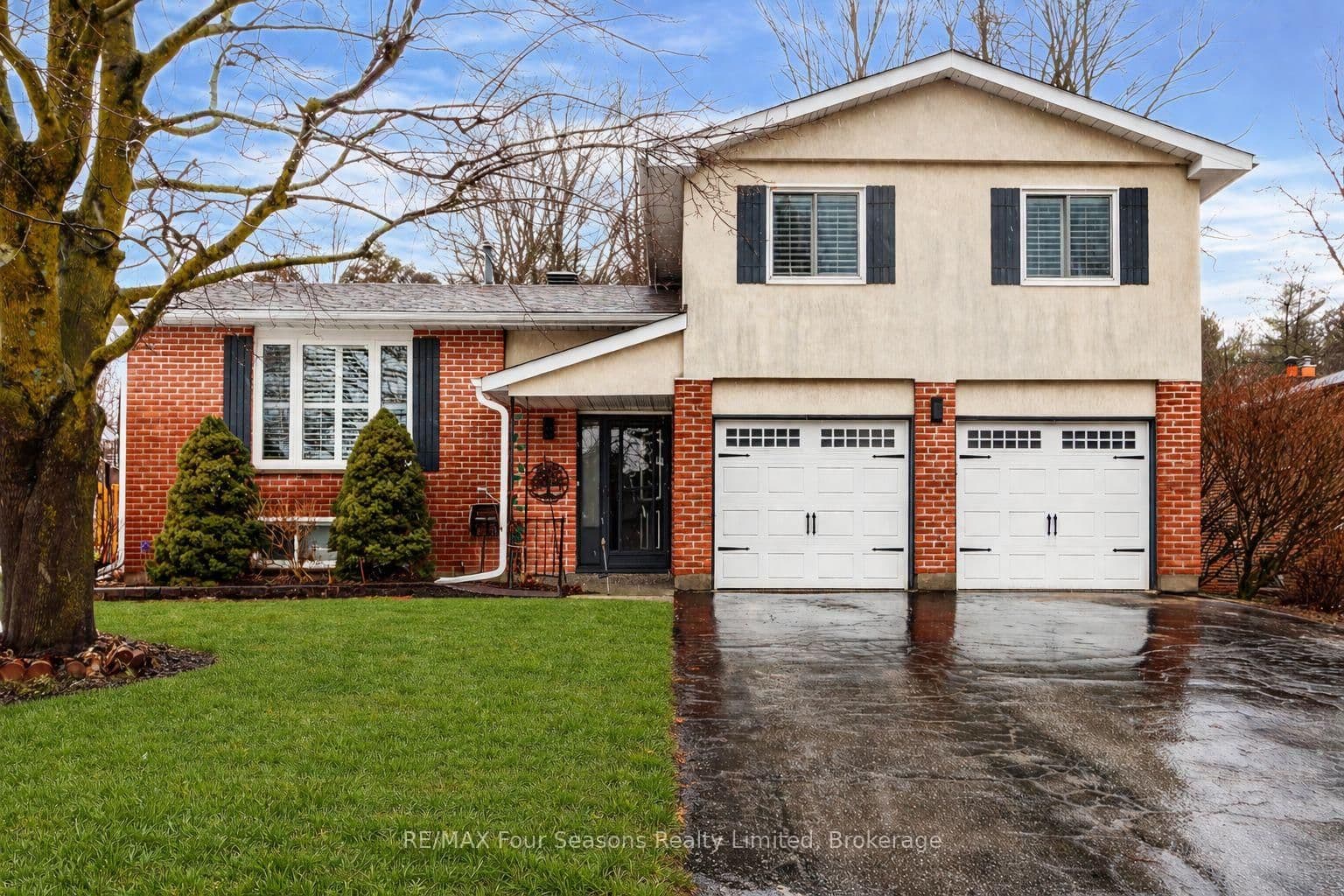 218 Datas Drive, Clearview, ON