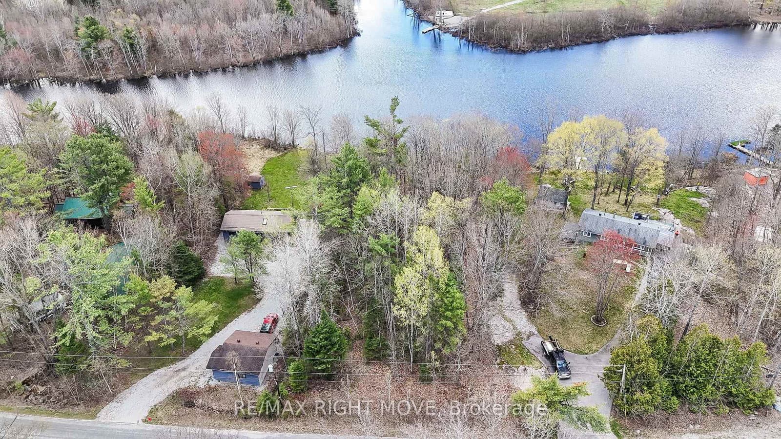 5123 Severn Pines Crescent, Severn, ON — photo 2