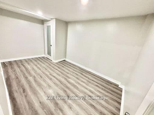 422 Wilson Avenue, Toronto, ON — photo 2