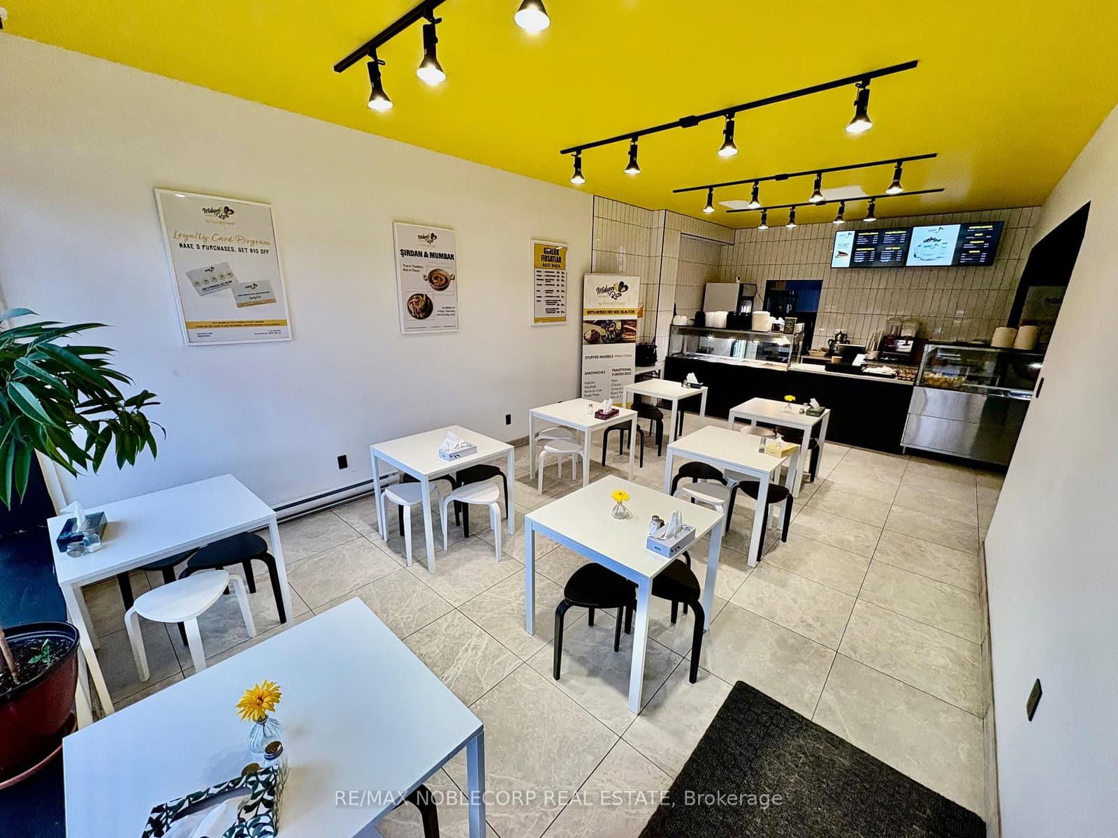 954 Wilson Avenue, Toronto, ON — photo 2