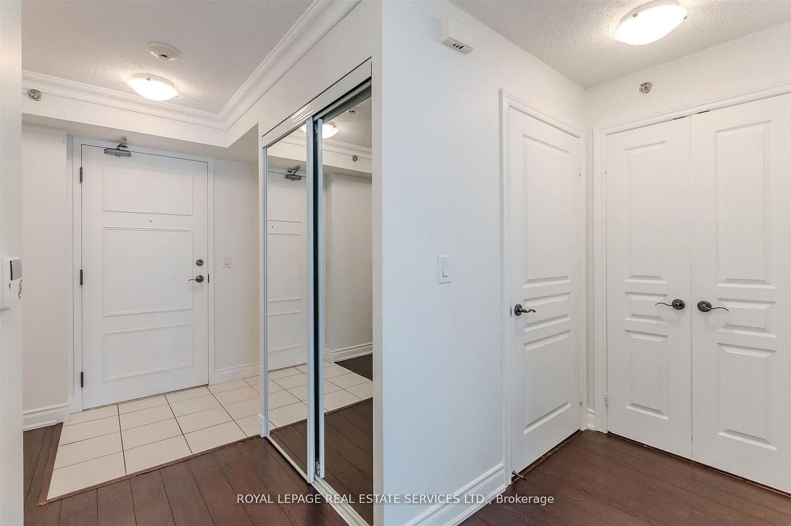 1109 - 3 Marine Parade Drive, Toronto, ON — photo 3