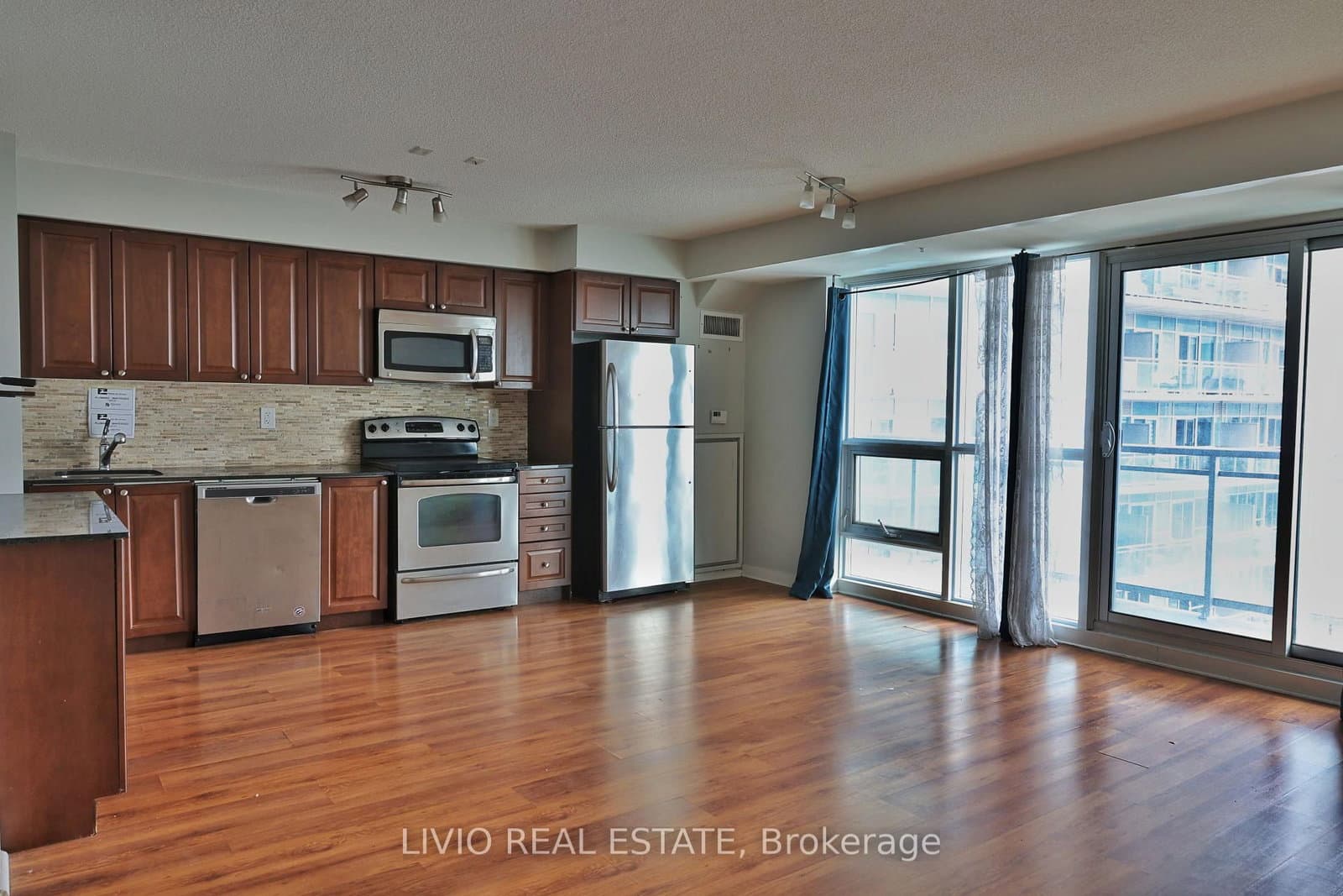 2101 - 155 Legion Road, Toronto, ON — photo 2