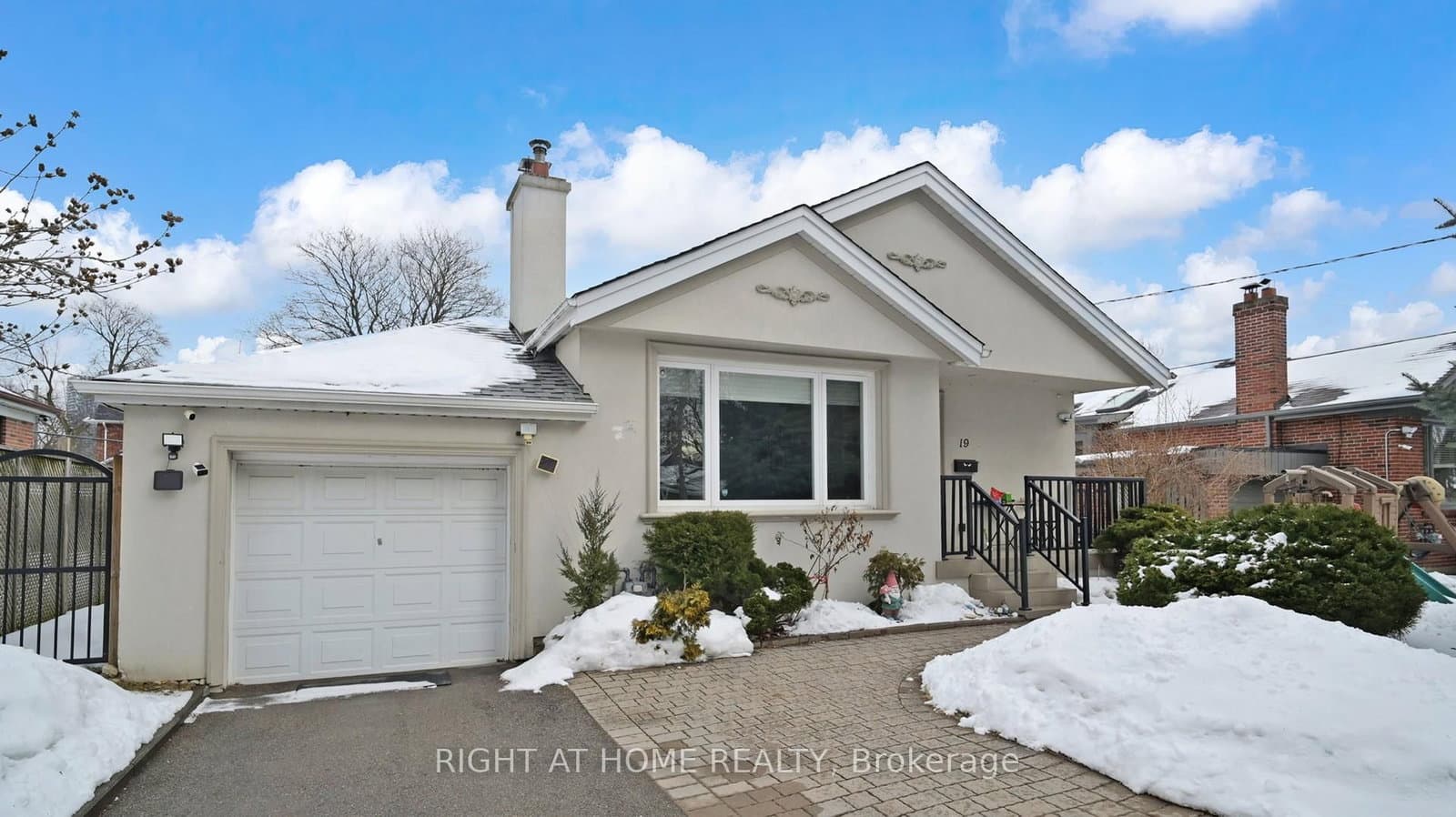 19 Harjolyn Drive, Toronto, ON