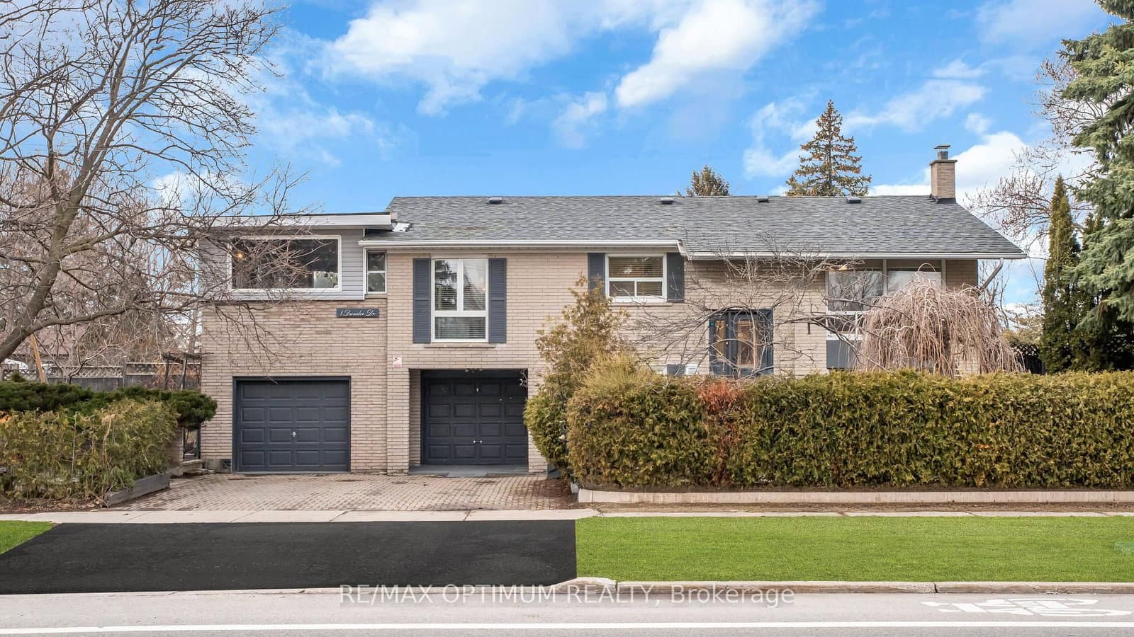 1 Dundee Drive, Toronto, ON