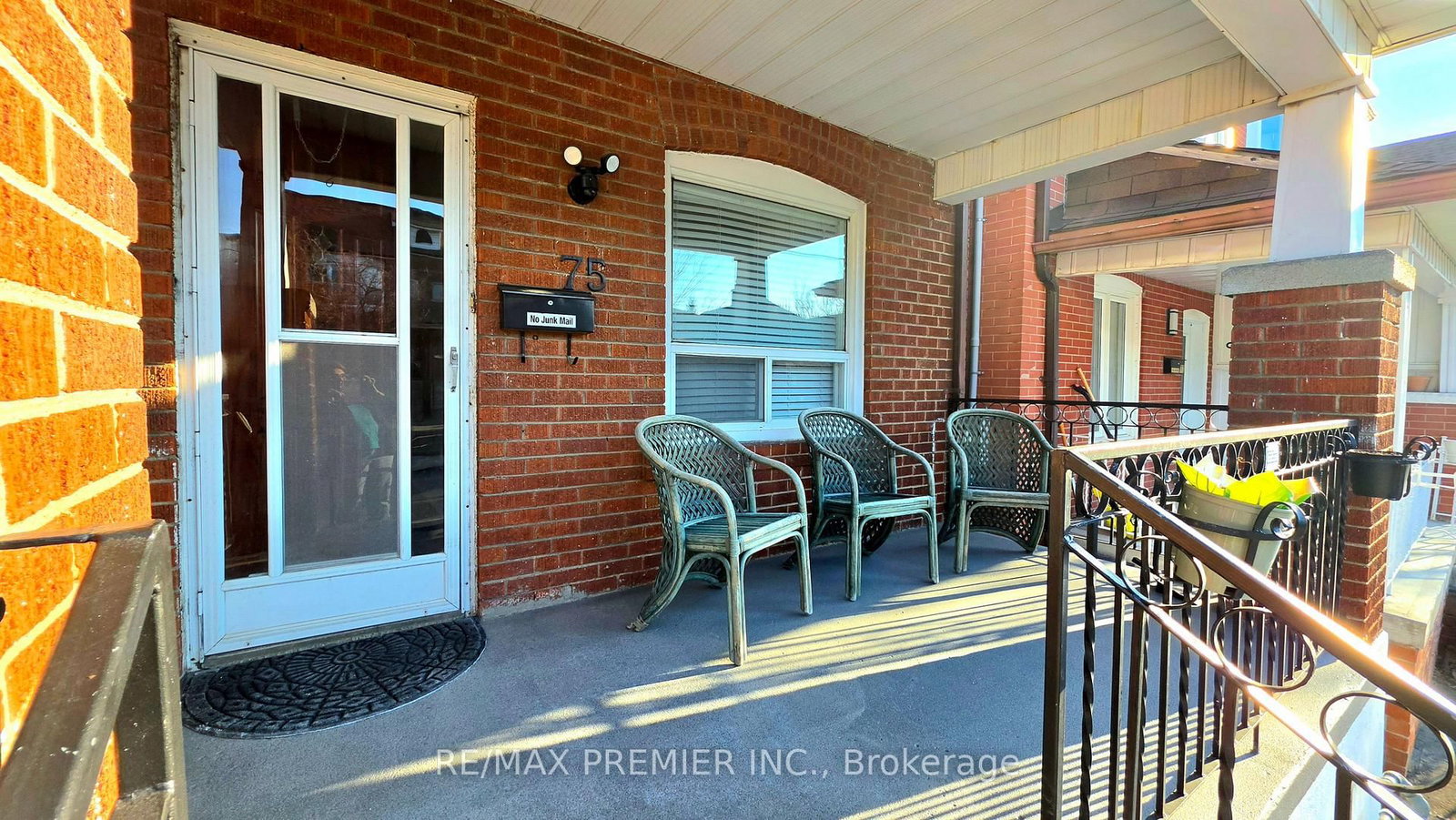75 Auburn Avenue, Toronto, ON — photo 2
