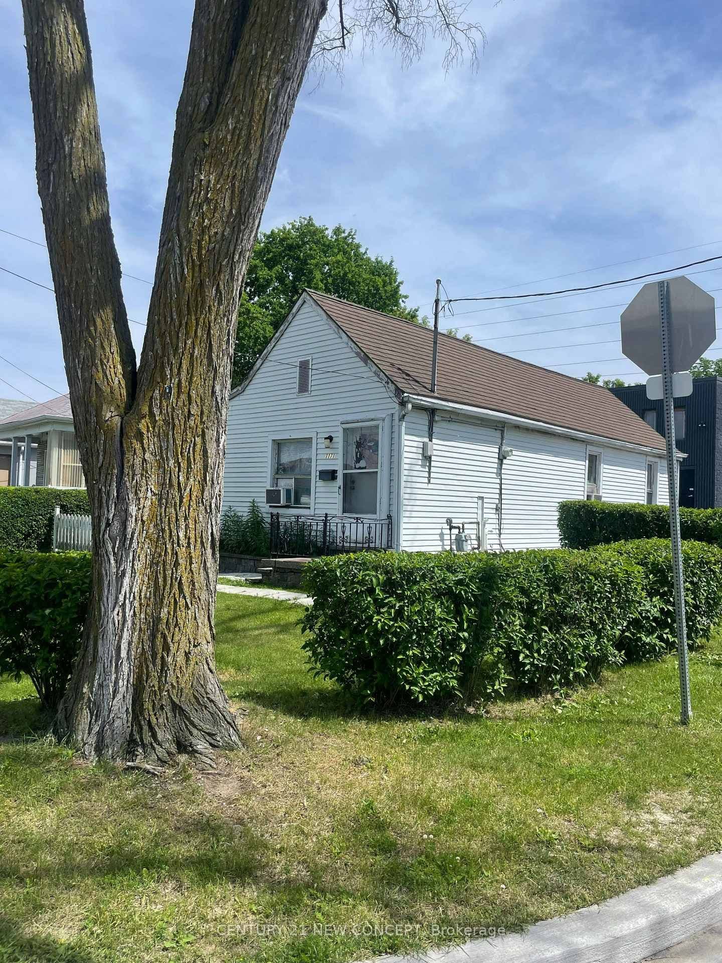 1171 Roselawn Avenue, Toronto, ON