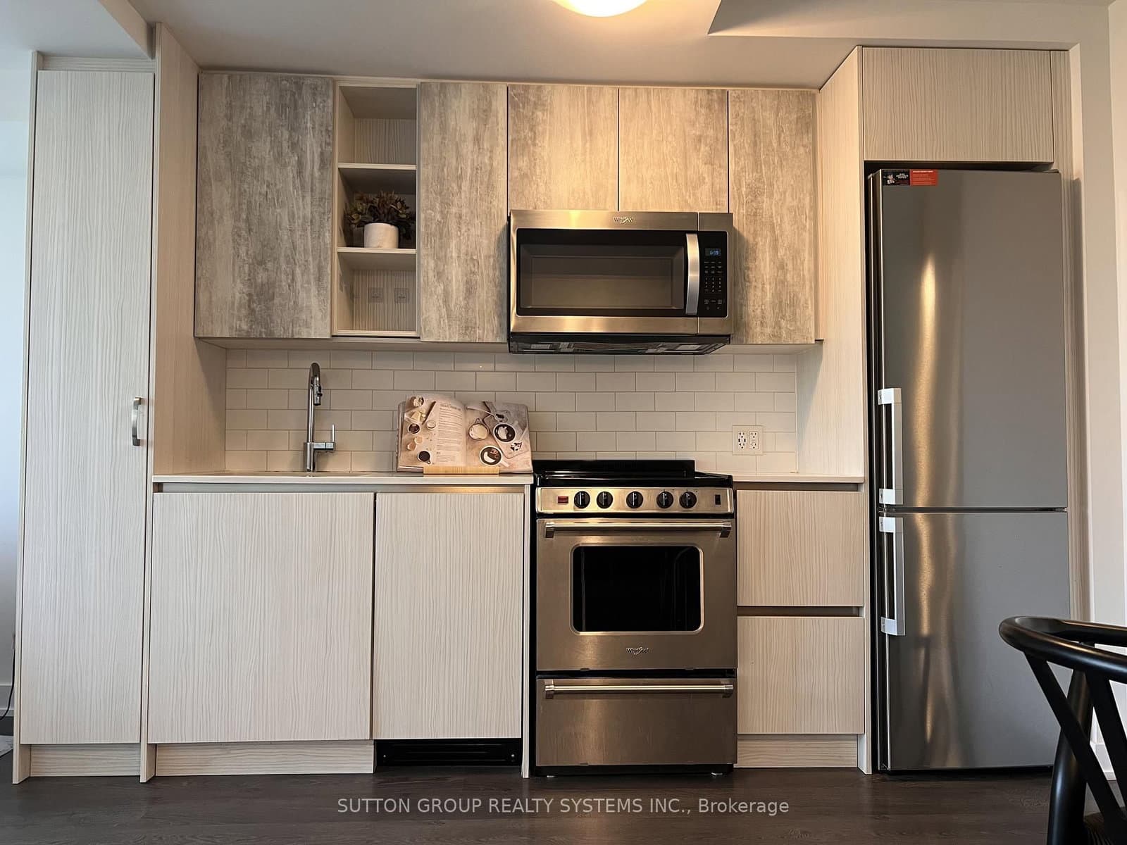 317 - 251 Manitoba Street, Toronto, ON — photo 2