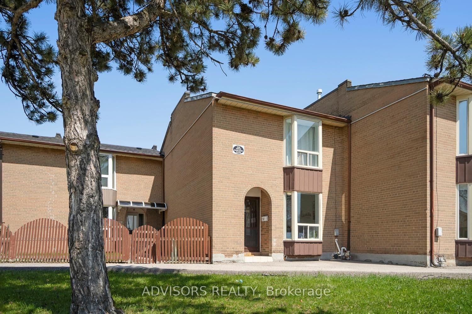 247 - 258 John Garland Boulevard, Toronto, ON — photo 3