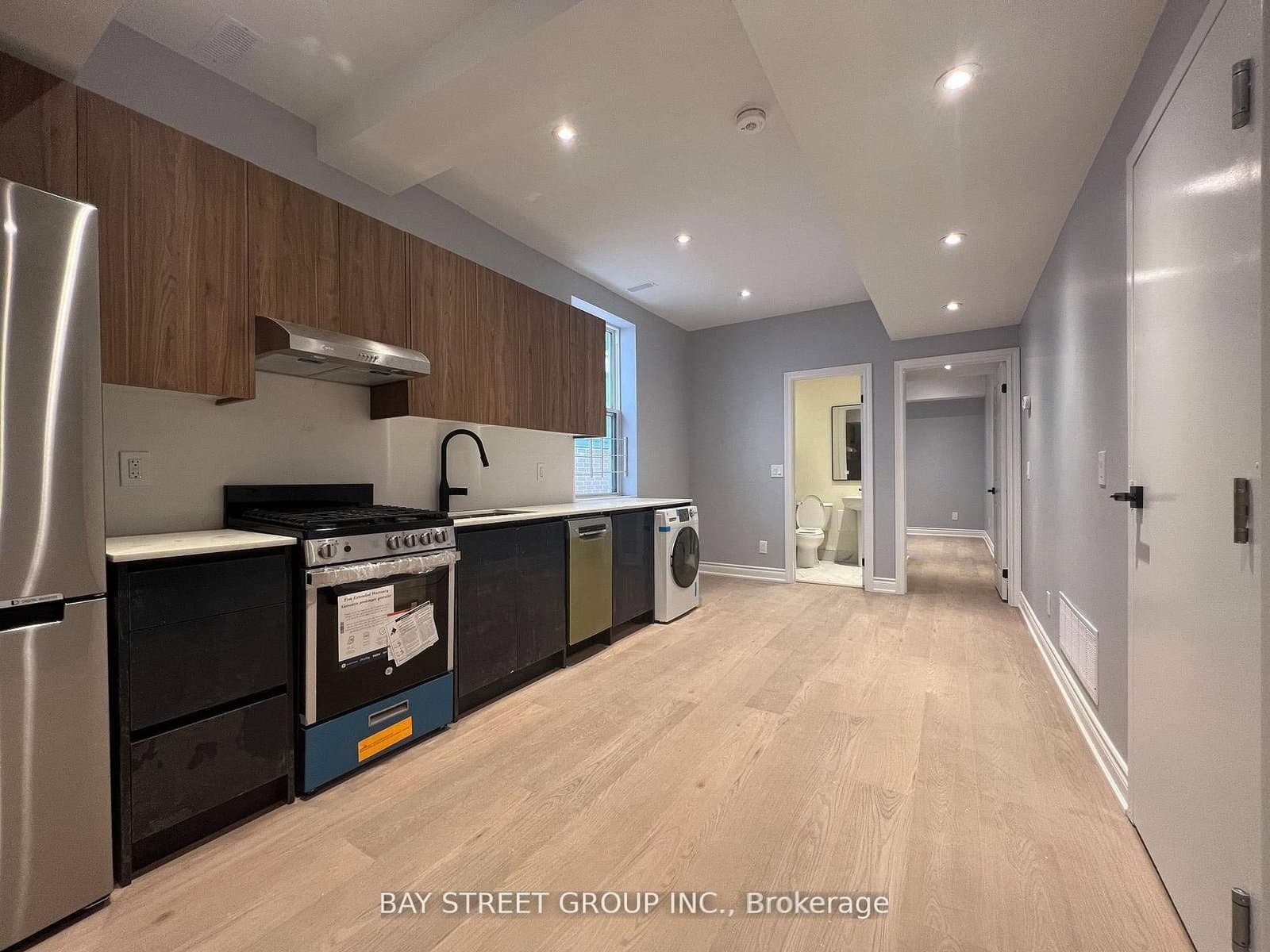 203 - 2386 Lake Shore Boulevard, Toronto, ON