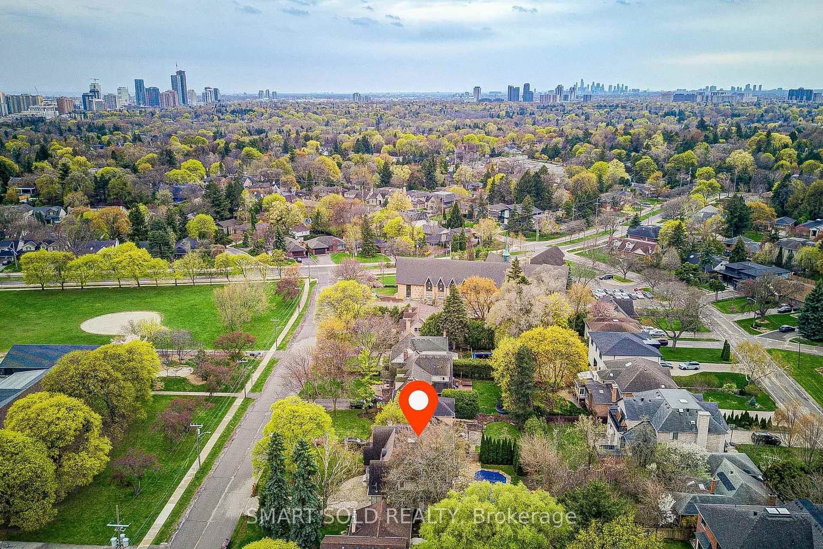 70 Hartfield Road, Toronto, ON — photo 2