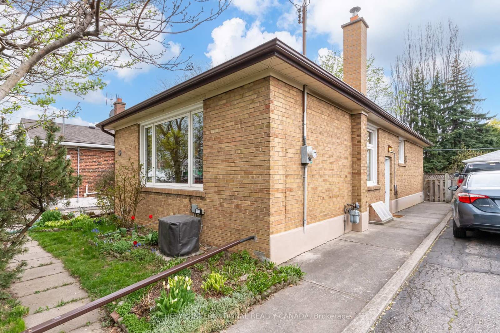 16 Paulart Drive, Toronto, ON — photo 2