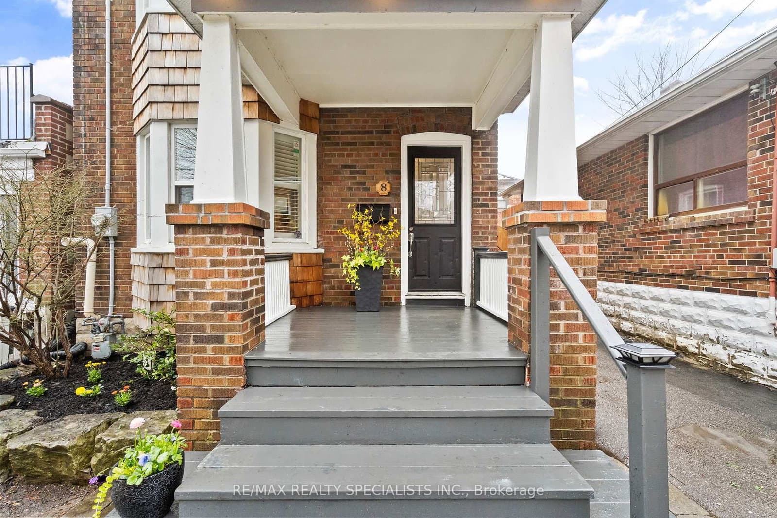 8 Primrose Avenue, Toronto, ON — photo 2