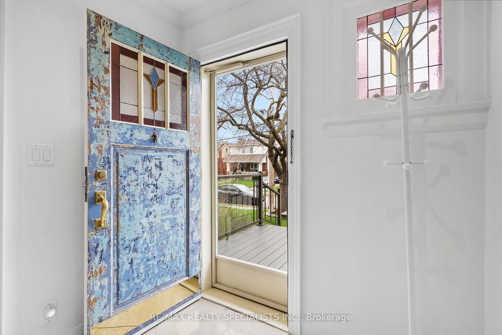 18 Dartmouth Crescent, Toronto, ON — photo 2